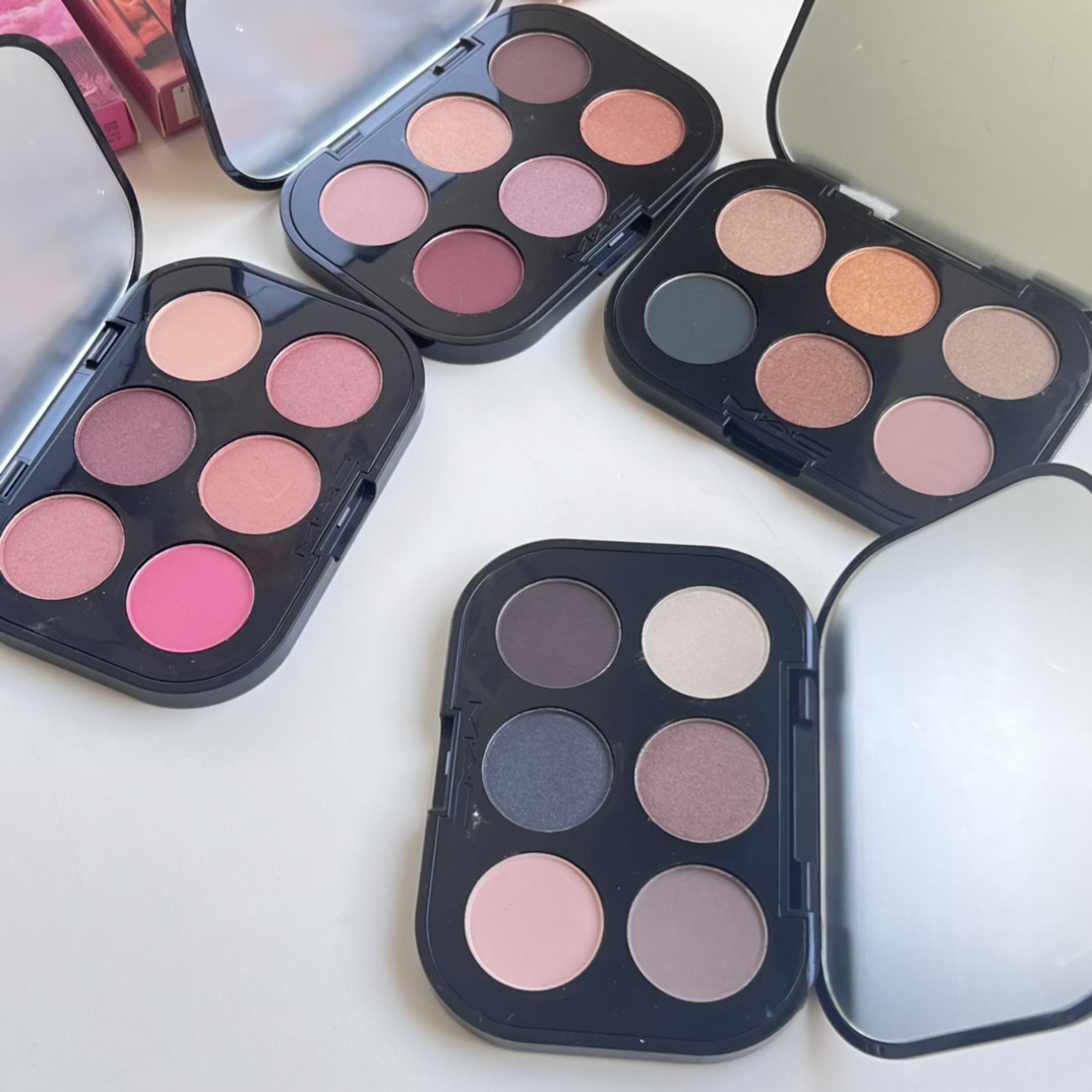 50💰
可配中文标+化妆刷✔️mac未来幻境6色眼影盘6.25g！色号：
rose lens#(2F)
embedded in rurgundy#(2G)
bronze influence#(2K)
encrypted kryptonite#(2L)