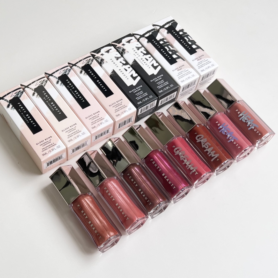 22! Gloss de labios de Rihanna! Tonos: Estuche rosa brillante: 01#fenty glow, 02#fussy, 05#hot chocolit, 08#RiRi Estuch…