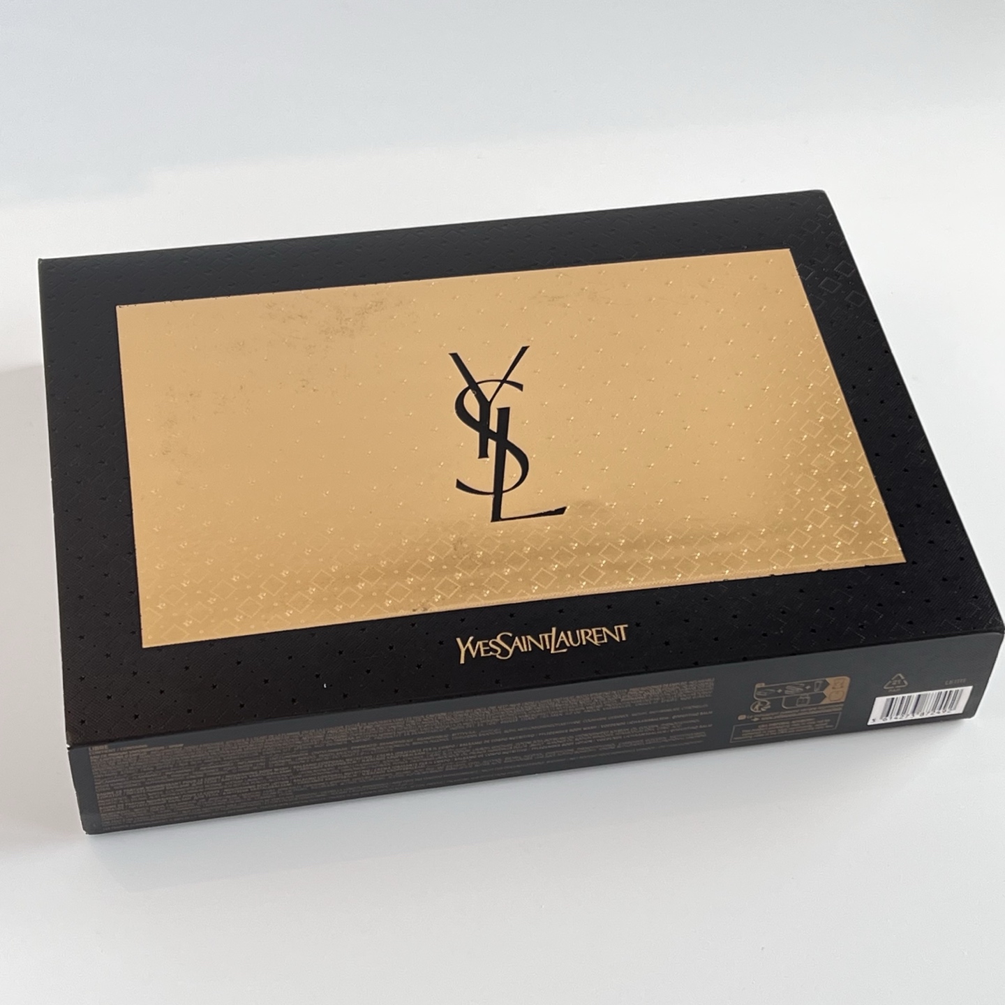 NO:810524,Yves Saint Laurent Scent of Liberty Three Piece Makeup Set!  Contains 100ml body lotion, 100ml shower gel, 90ml perfume., toiletries, perfume, saint laurent19860909圣罗兰自由之香彩妆三件套！内含身体乳100ml,沐浴露100ml,香水90ml.,洗护用品香水,saint laurent,accessory