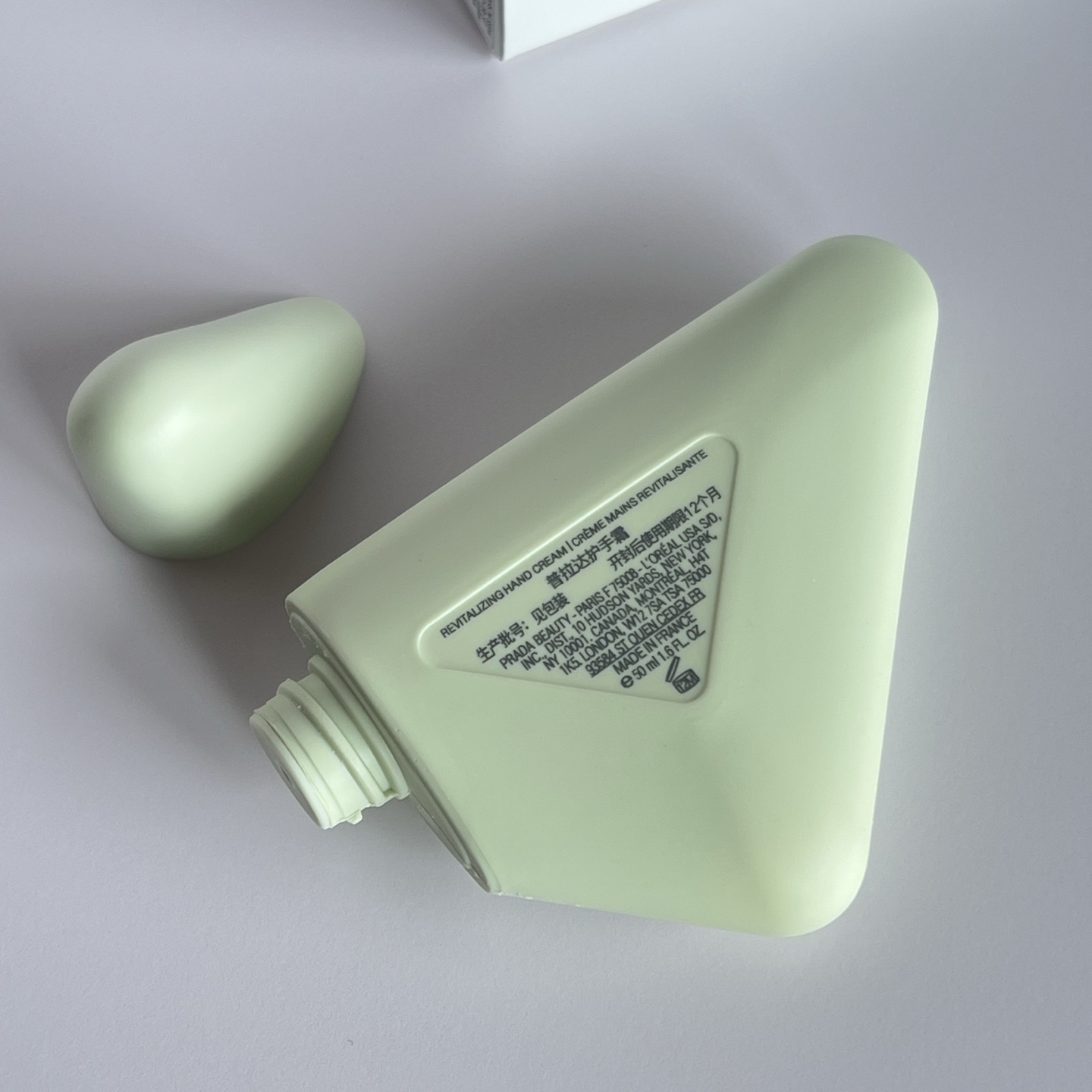 专/30💰
普拉达护手霜50ml 配中文标 打12 件144