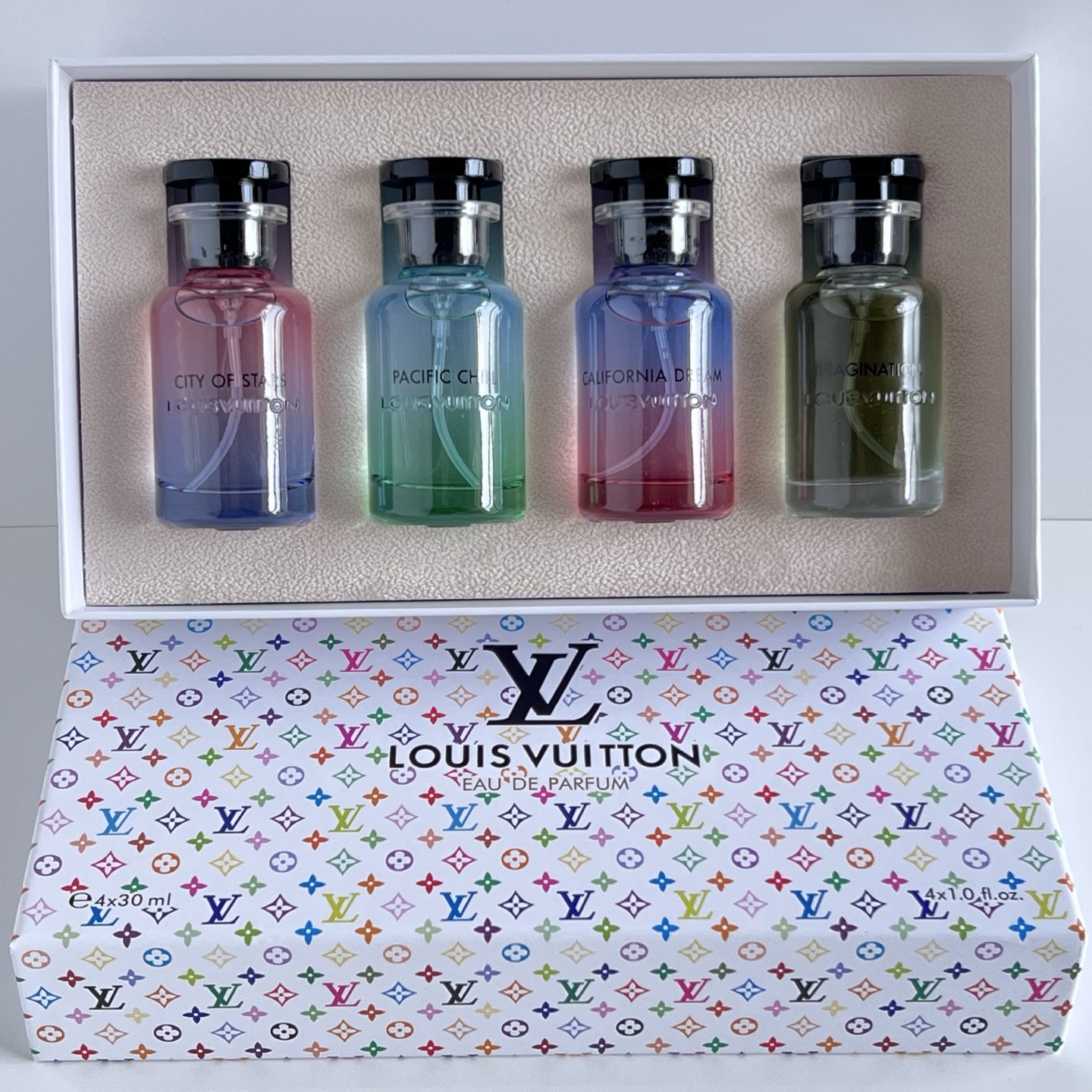 原单品质/95💰
707733LV香水中样30ml四件套幻彩版！内含：4*30ml带喷头。