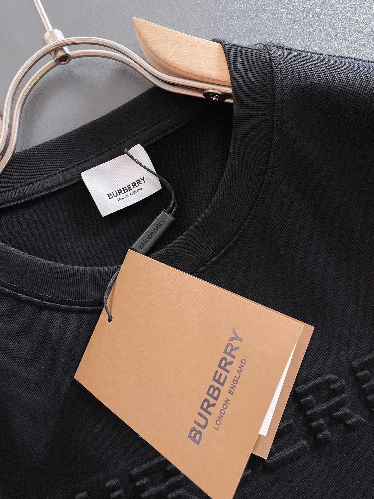 巴宝*Burberry 25SS春夏新款首发专柜最新款短袖圆领T恤 高端订制 设计前卫时尚!品牌log