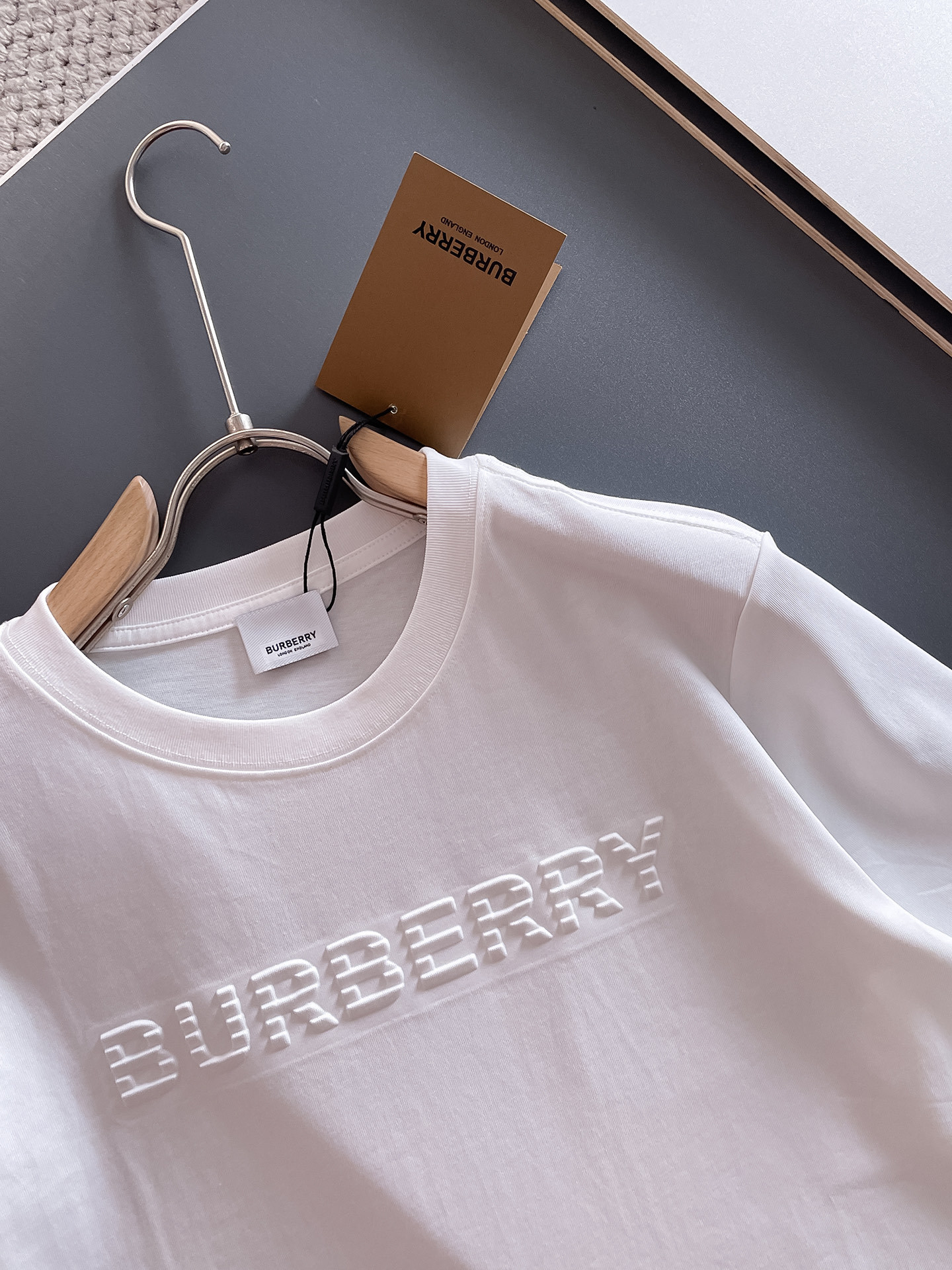 巴宝*Burberry 25SS春夏新款首发专柜最新款短袖圆领T恤 高端订制 设计前卫时尚!品牌log