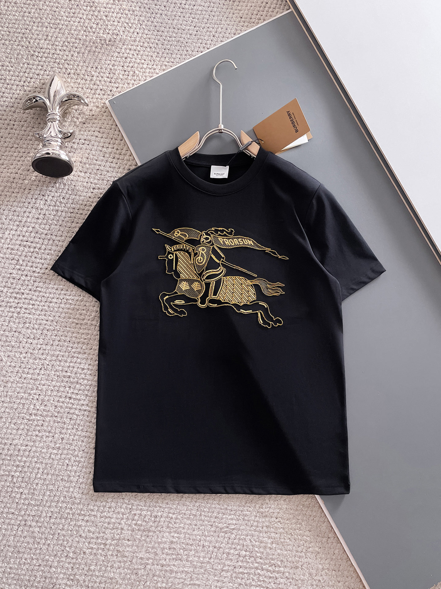巴宝*Burberry 25SS春夏新款首发专柜最新款短袖圆领T恤 高端订制 设计前卫时尚!品牌log
