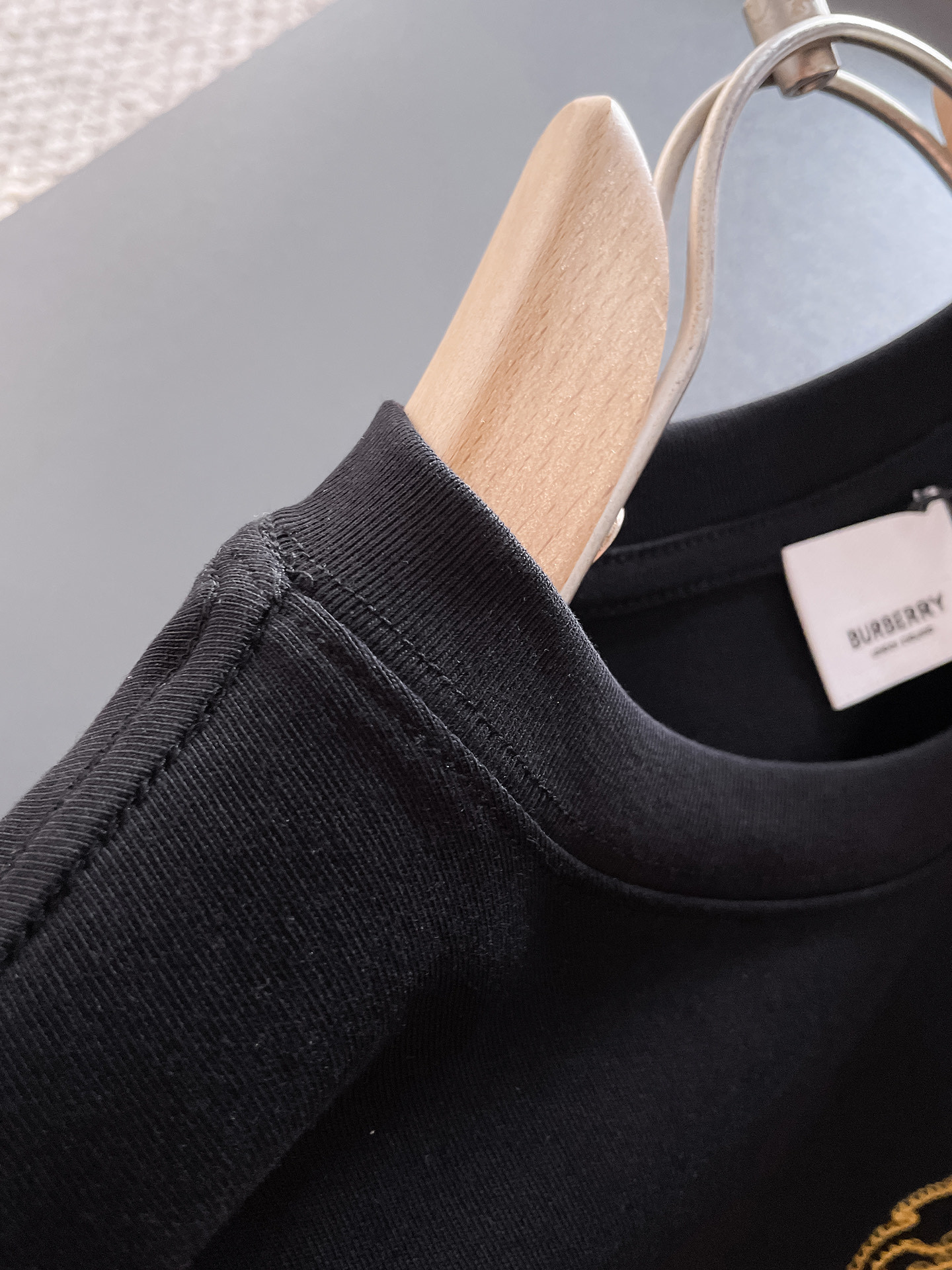 巴宝*Burberry 25SS春夏新款首发专柜最新款短袖圆领T恤 高端订制 设计前卫时尚!品牌log