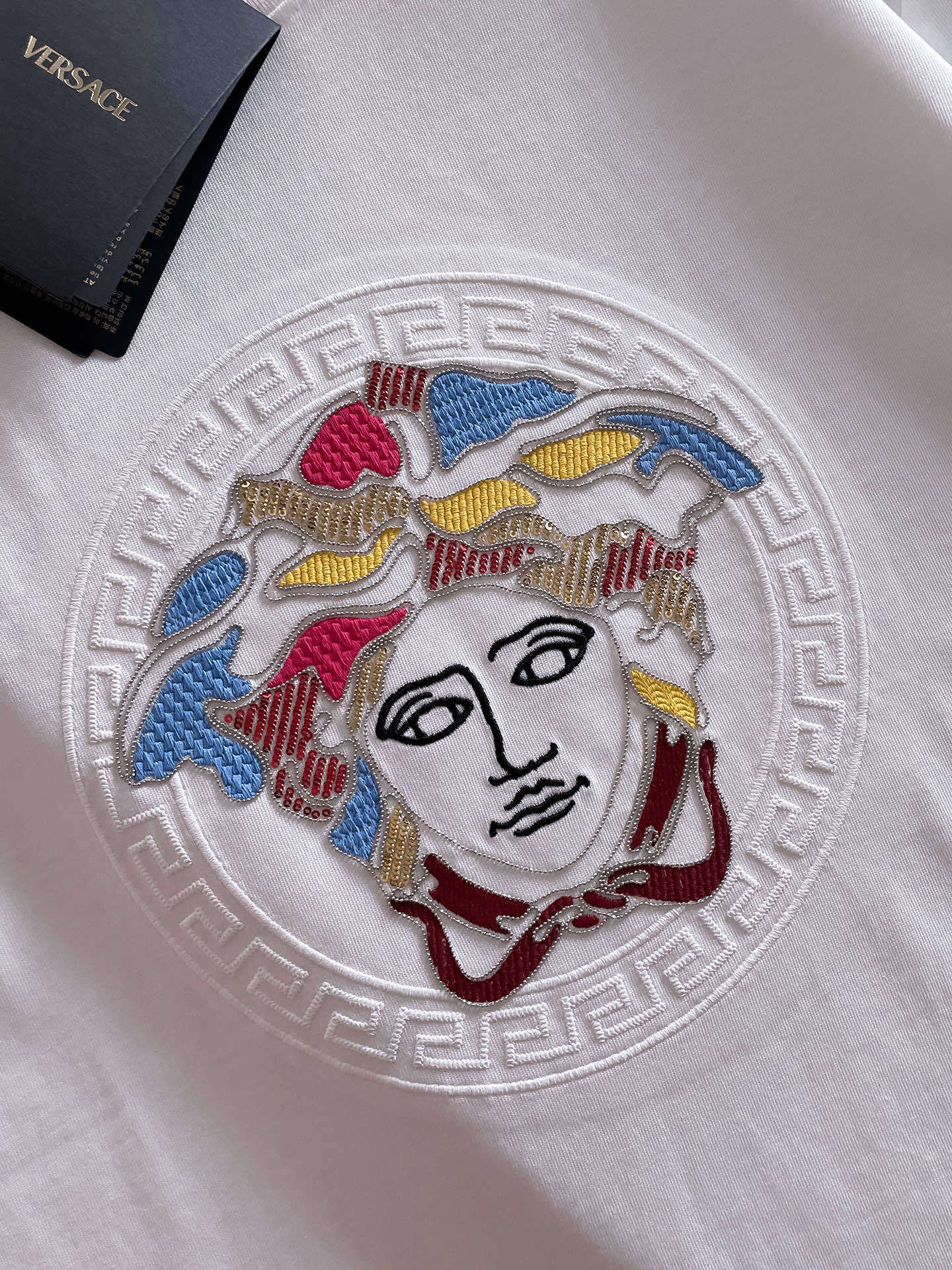 范思*Versace 25SS春夏新款首发专柜最新款短袖圆领T恤 高端订制 设计前卫时尚!品牌logo