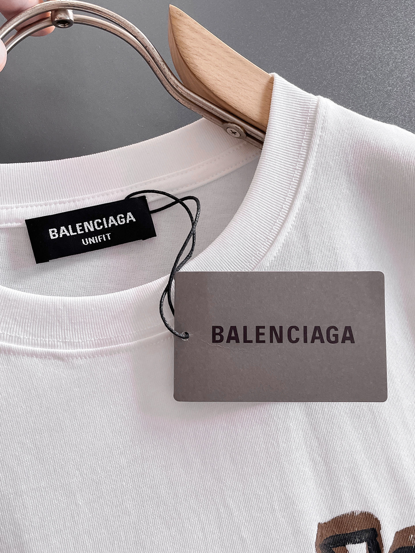 巴黎世*BALENCIAGA 25SS春夏新款首发专柜最新款短袖圆领T恤 手绘高端订制 设计前卫时尚!