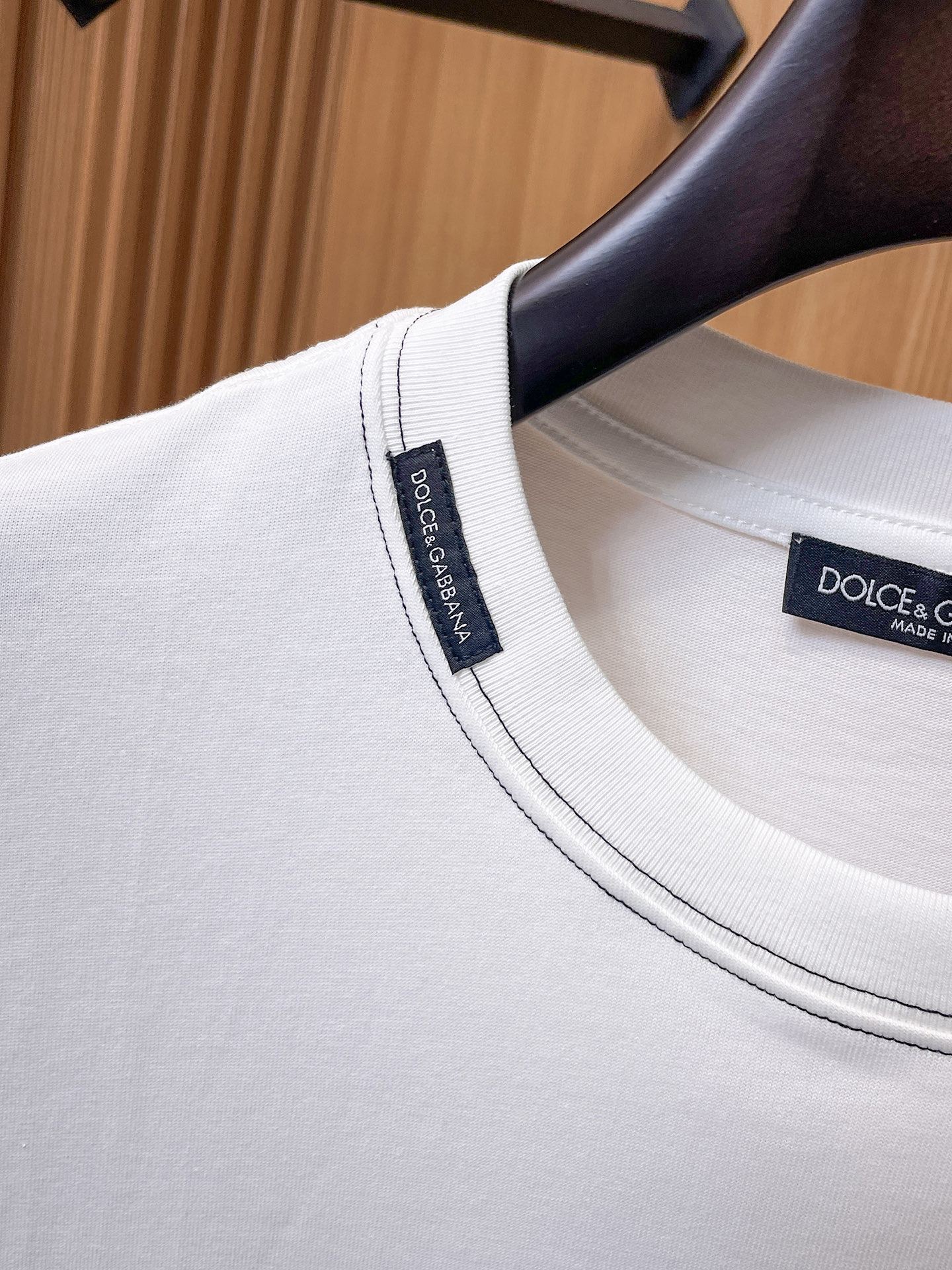 杜嘉班纳D&G26春夏新品专柜首发最新款短袖圆领T恤 高端订制 设计前卫时尚！品牌logo重工艺设计，高