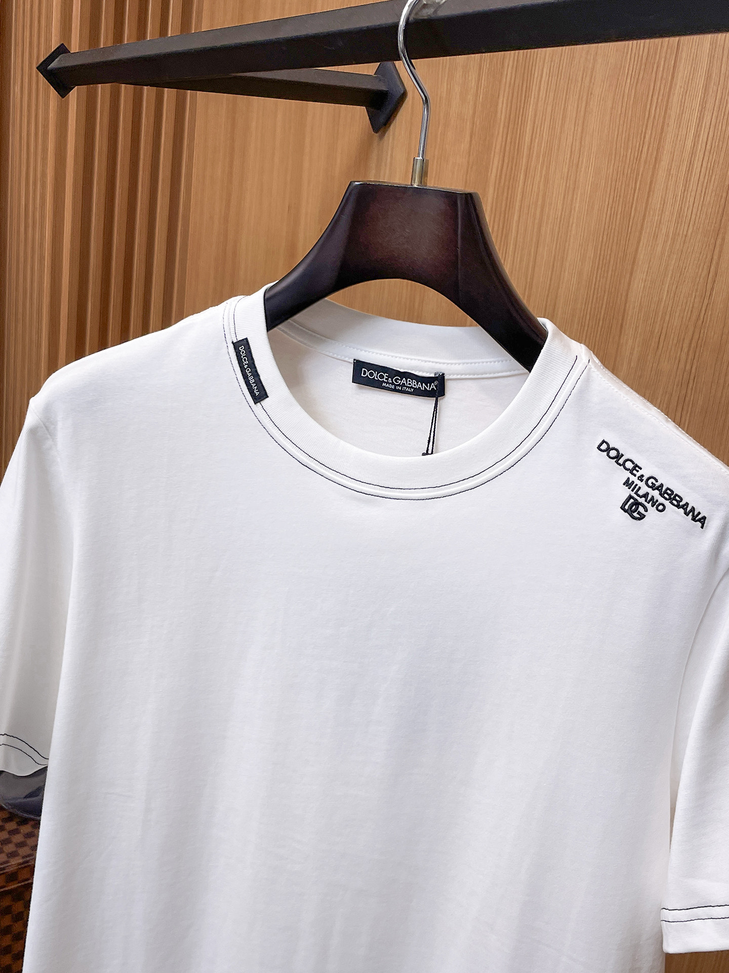 杜嘉班纳D&G26春夏新品专柜首发最新款短袖圆领T恤 高端订制 设计前卫时尚！品牌logo重工艺设计，高