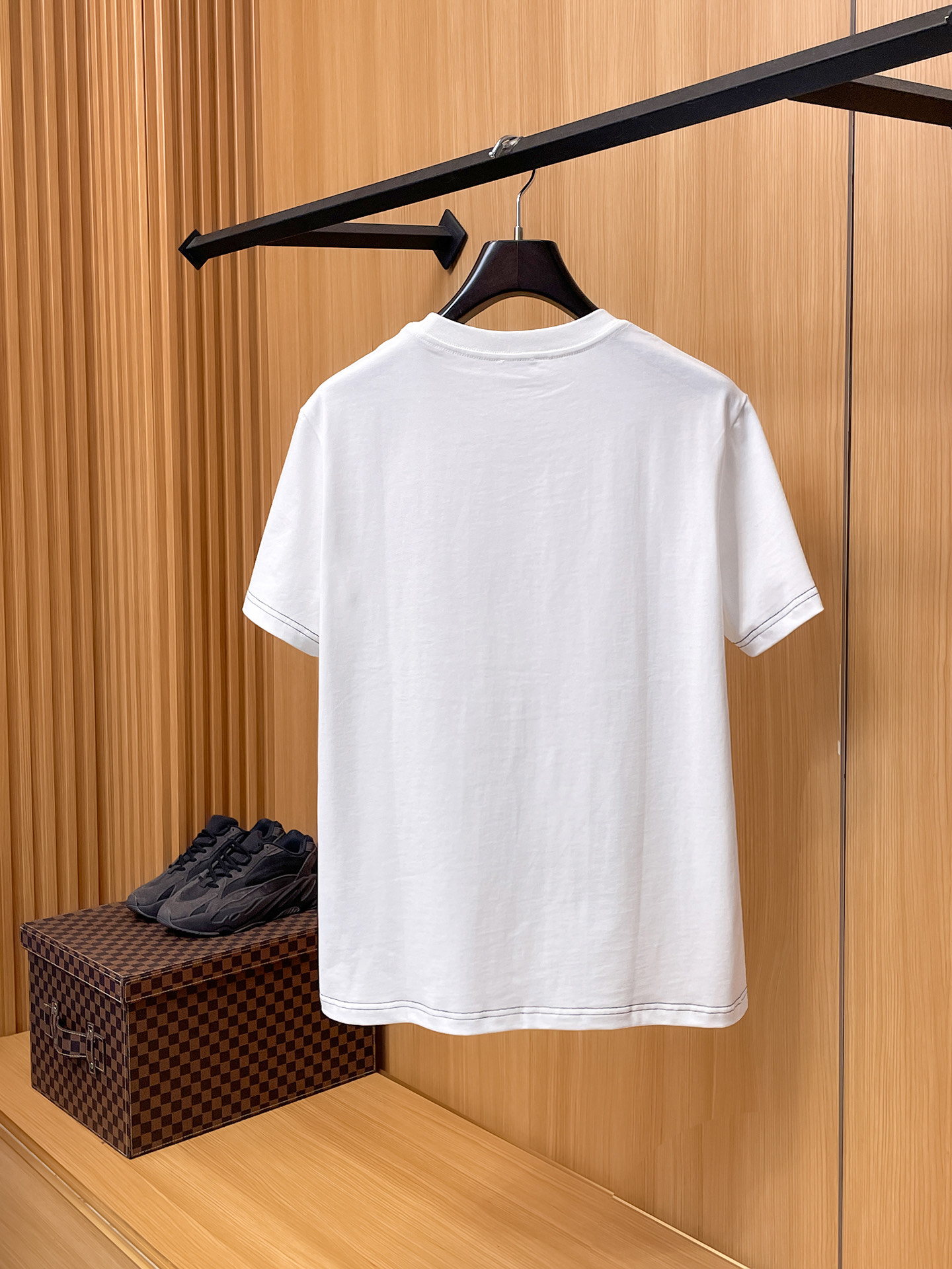 杜嘉班纳D&G26春夏新品专柜首发最新款短袖圆领T恤 高端订制 设计前卫时尚！品牌logo重工艺设计，高