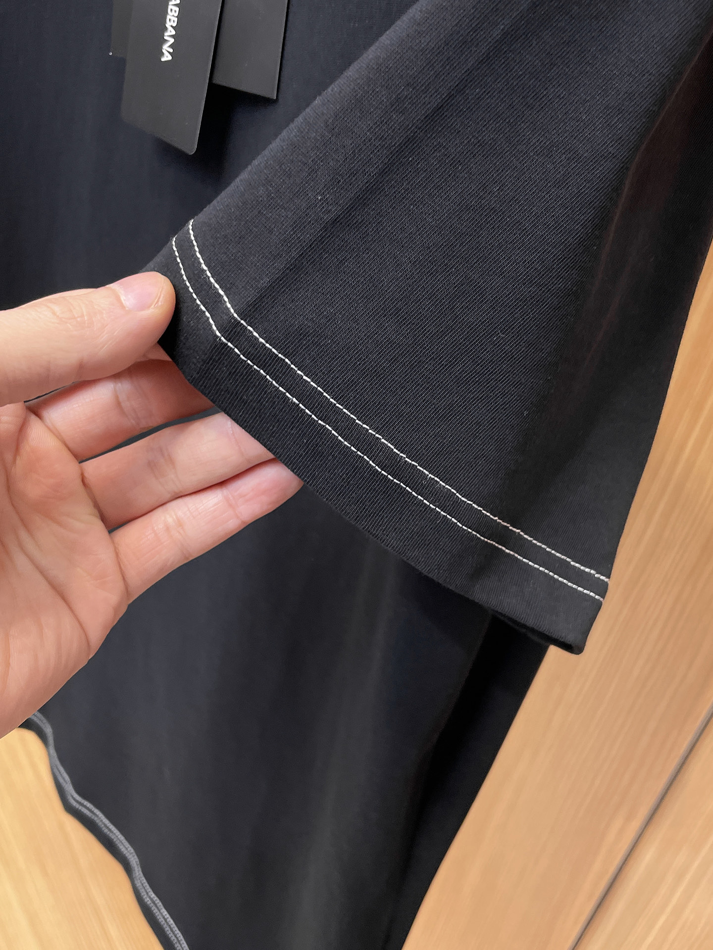 杜嘉班纳D&G26春夏新品专柜首发最新款短袖圆领T恤 高端订制 设计前卫时尚！品牌logo重工艺设计，高