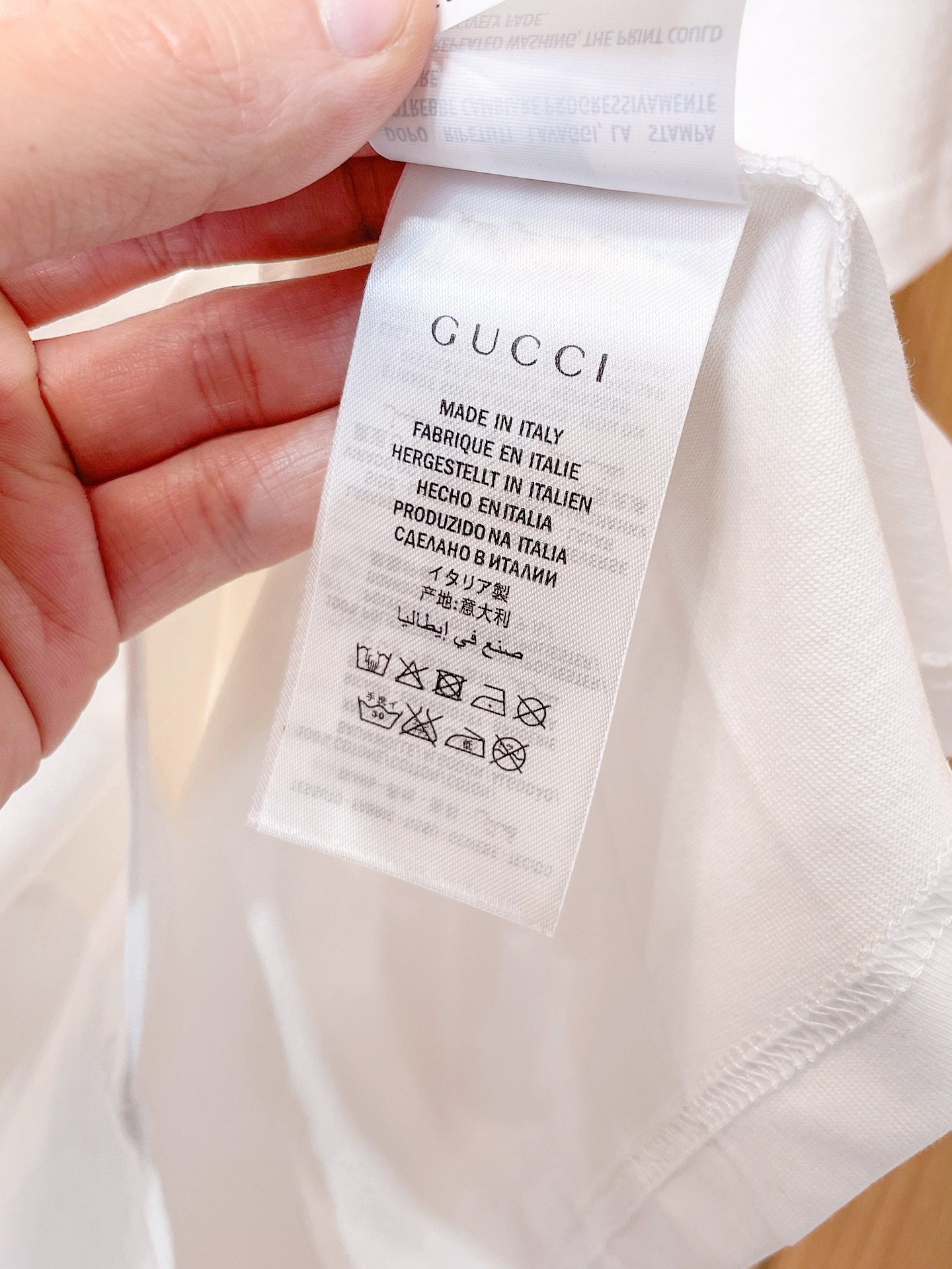 古驰Gucci26春夏新品专柜首发最新款短袖圆领T恤 高端订制 设计前卫时尚！品牌logo重工艺设计，高