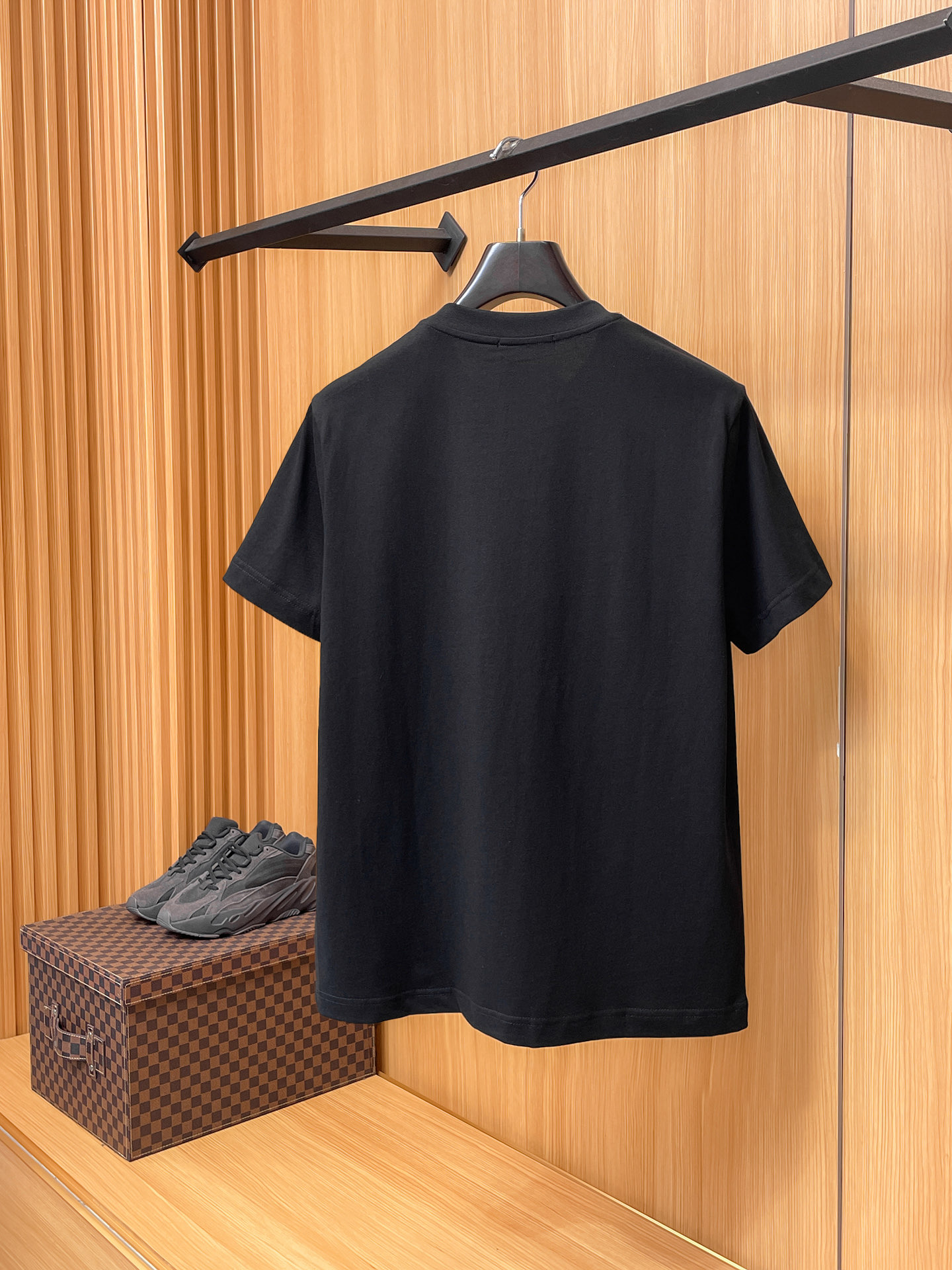 古驰Gucci26春夏新品专柜首发最新款短袖圆领T恤 高端订制 设计前卫时尚！品牌logo重工艺设计，高