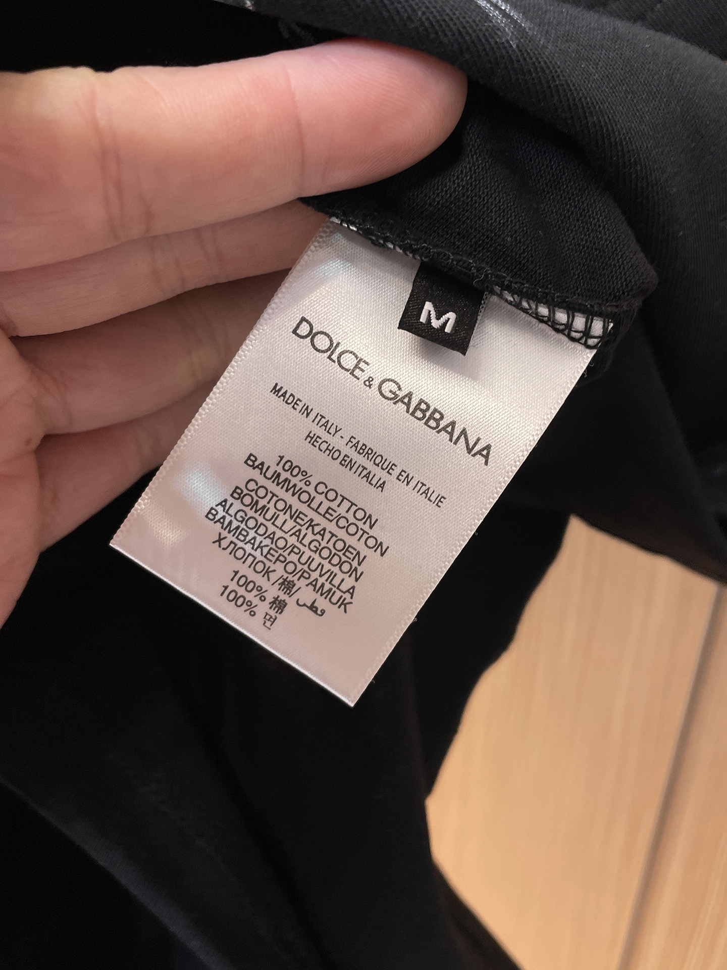 杜嘉班纳D&G26春夏新品专柜首发最新款短袖圆领T恤 高端订制 设计前卫时尚！品牌logo手绘重工艺设计