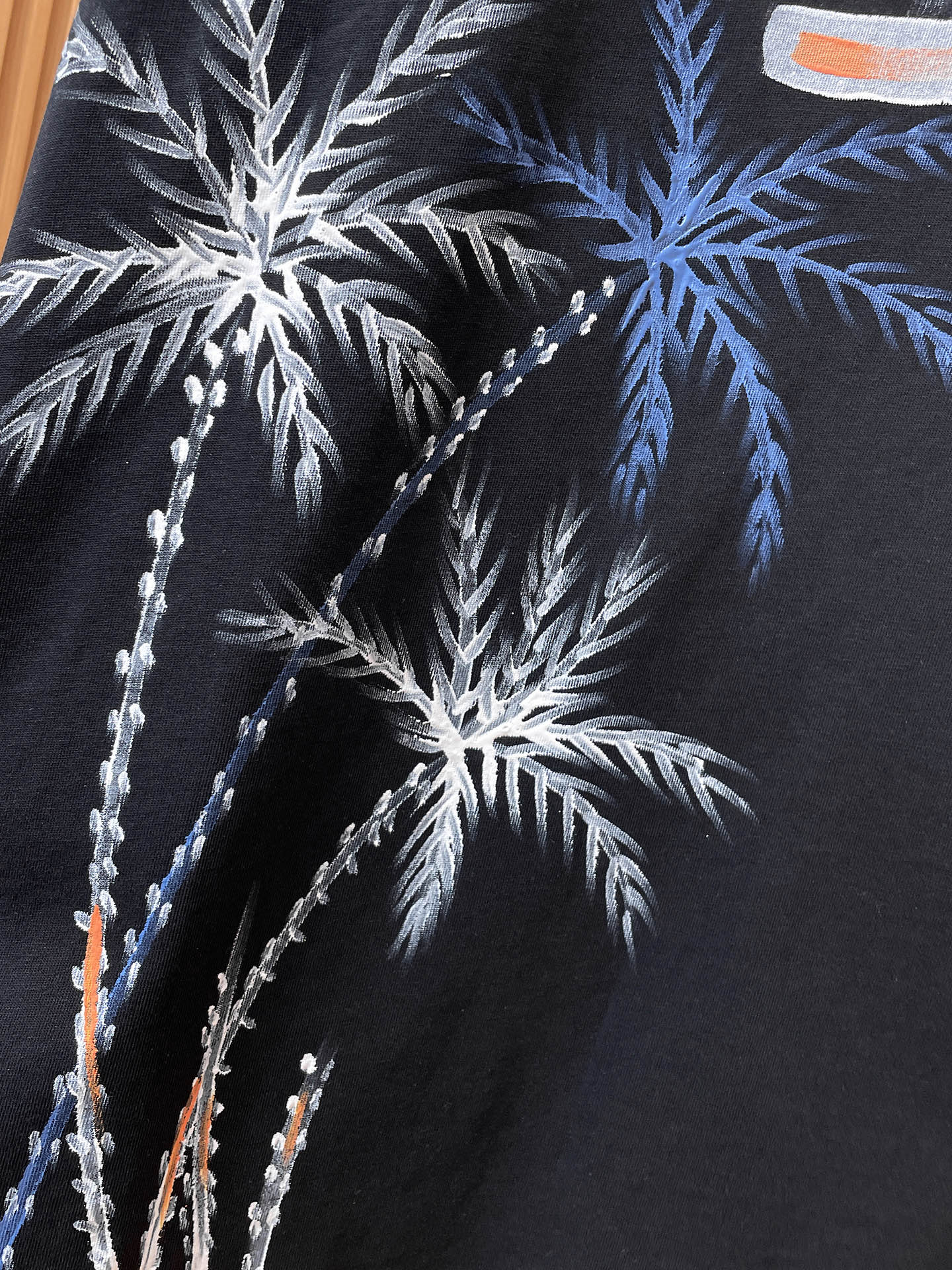 杜嘉班纳D&G26春夏新品专柜首发最新款短袖圆领T恤 高端订制 设计前卫时尚！品牌logo手绘重工艺设计