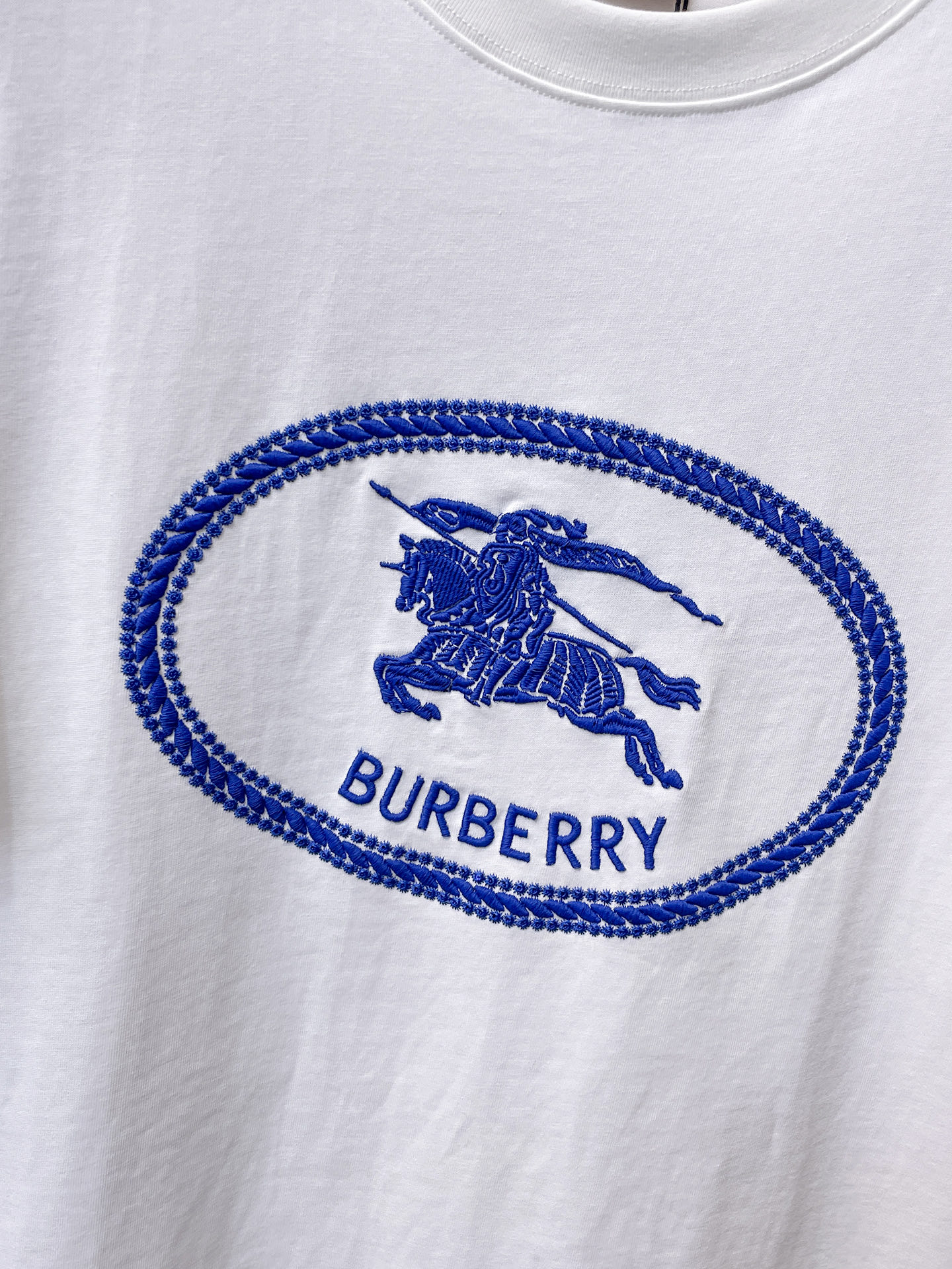 巴宝莉Burberry26春夏新品专柜首发最新款短袖圆领T恤 高端订制 设计前卫时尚！品牌logo重工艺