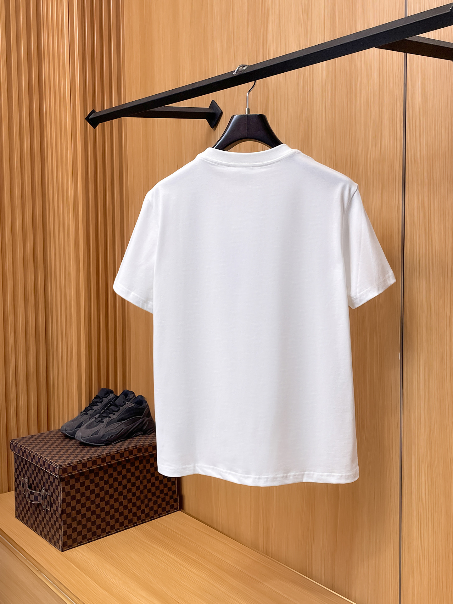 巴宝莉Burberry26春夏新品专柜首发最新款短袖圆领T恤 高端订制 设计前卫时尚！品牌logo重工艺