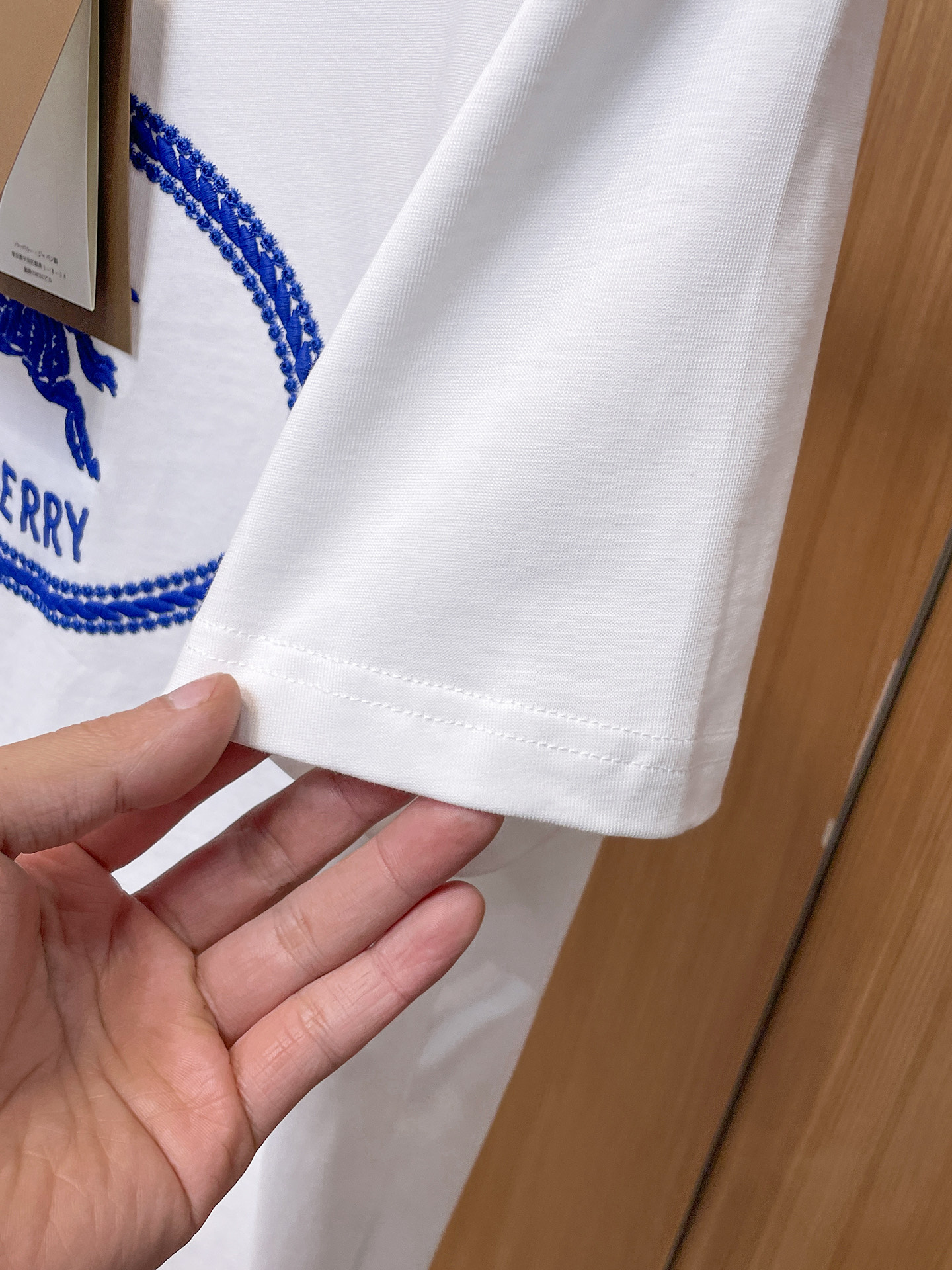 巴宝莉Burberry26春夏新品专柜首发最新款短袖圆领T恤 高端订制 设计前卫时尚！品牌logo重工艺