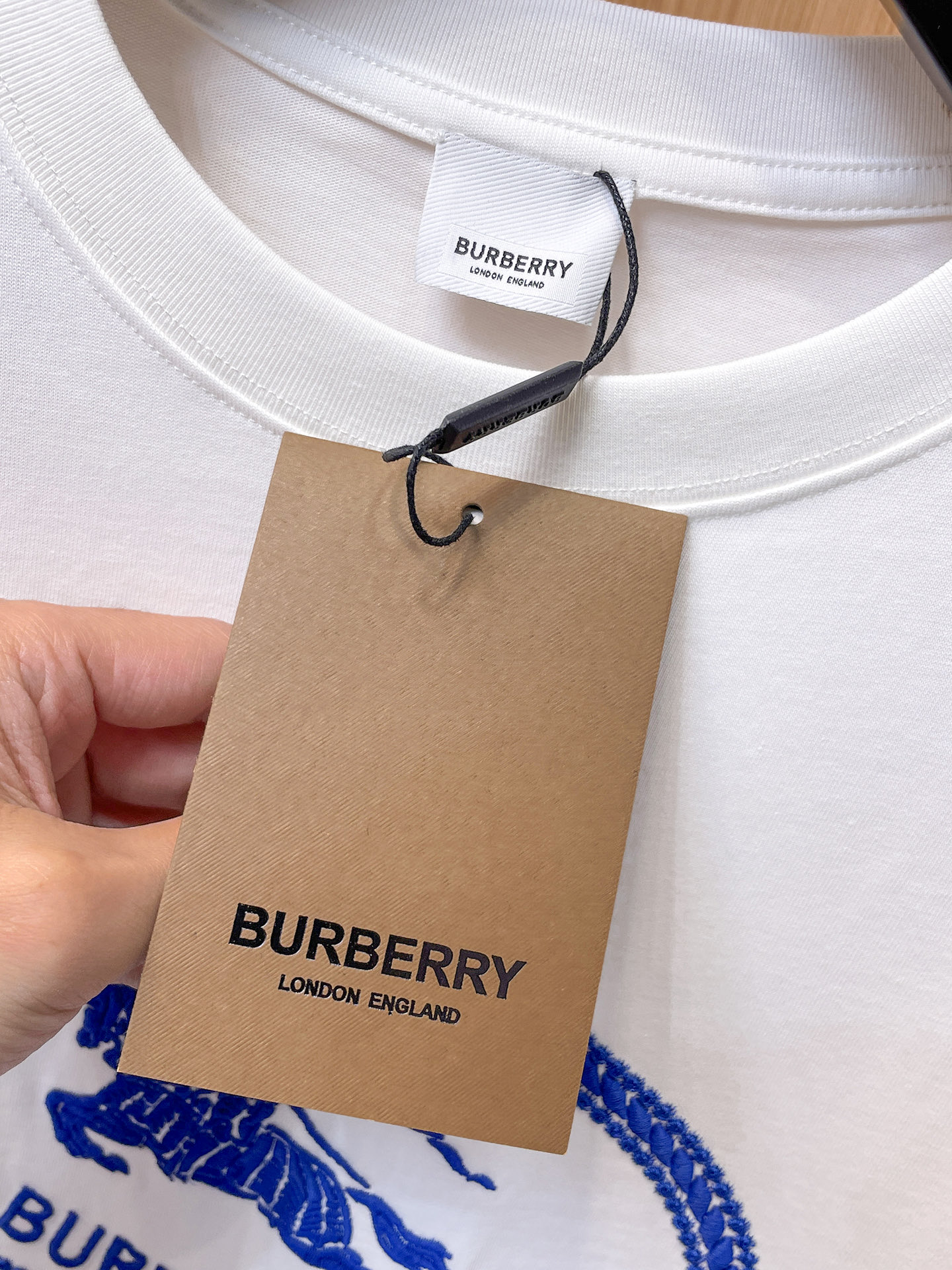 巴宝莉Burberry26春夏新品专柜首发最新款短袖圆领T恤 高端订制 设计前卫时尚！品牌logo重工艺