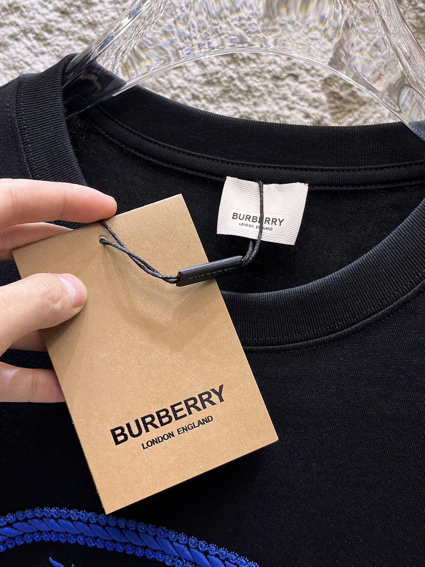 巴宝莉Burberry26春夏新品专柜首发最新款短袖圆领T恤 高端订制 设计前卫时尚！品牌logo重工艺
