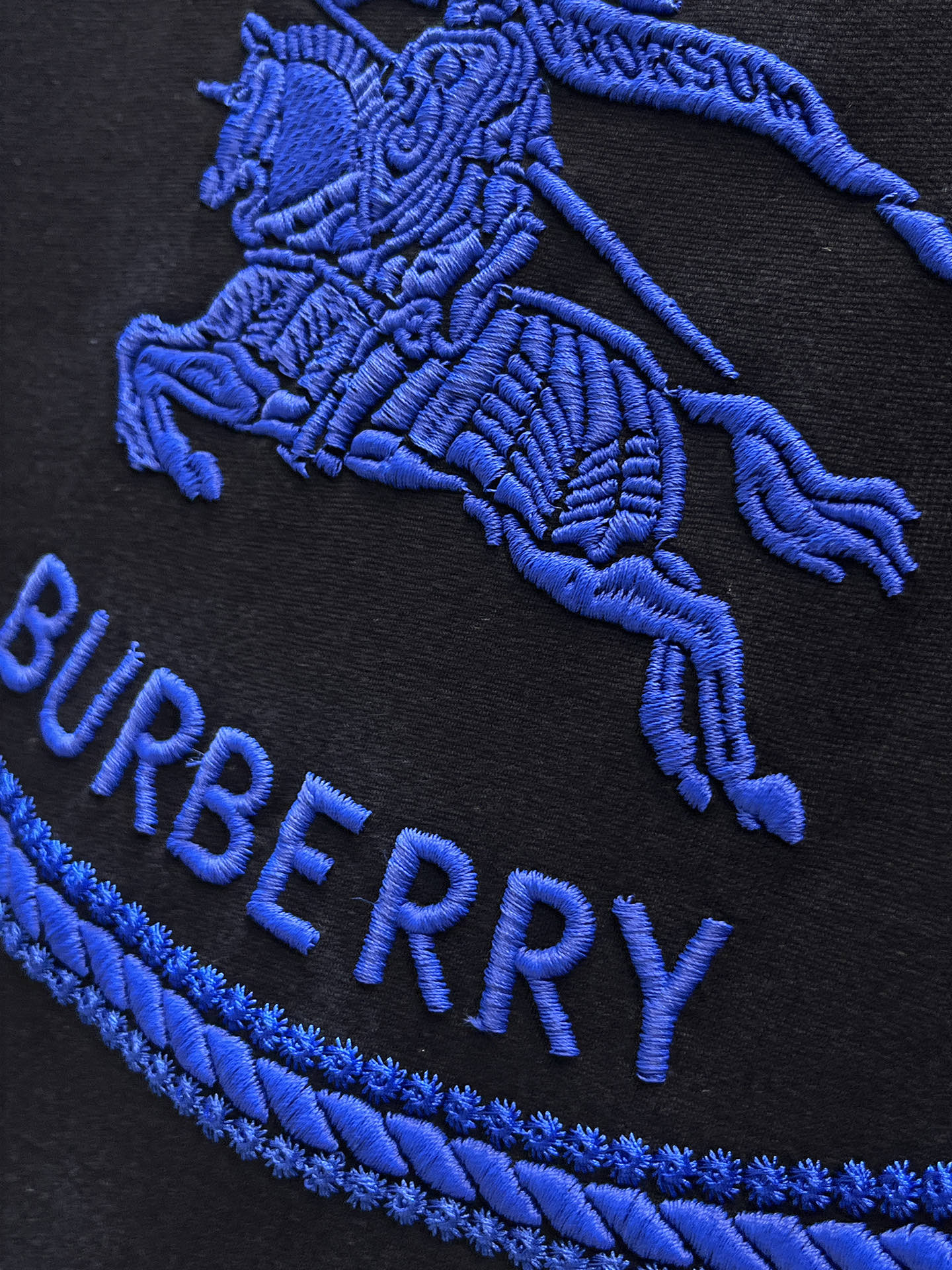 巴宝莉Burberry26春夏新品专柜首发最新款短袖圆领T恤 高端订制 设计前卫时尚！品牌logo重工艺