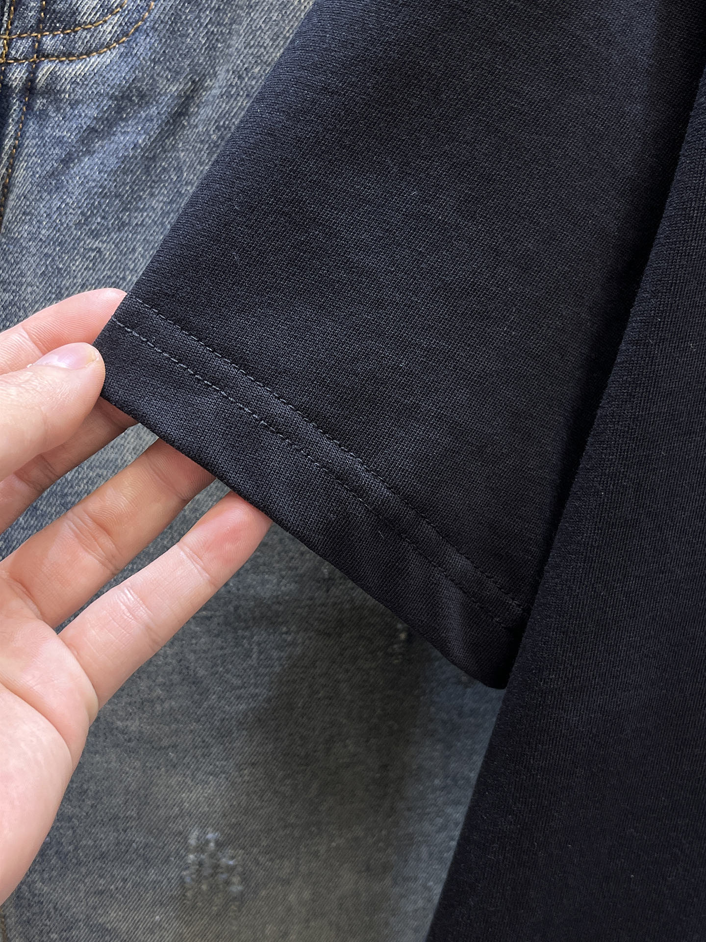 巴宝莉Burberry26春夏新品专柜首发最新款短袖圆领T恤 高端订制 设计前卫时尚！品牌logo重工艺