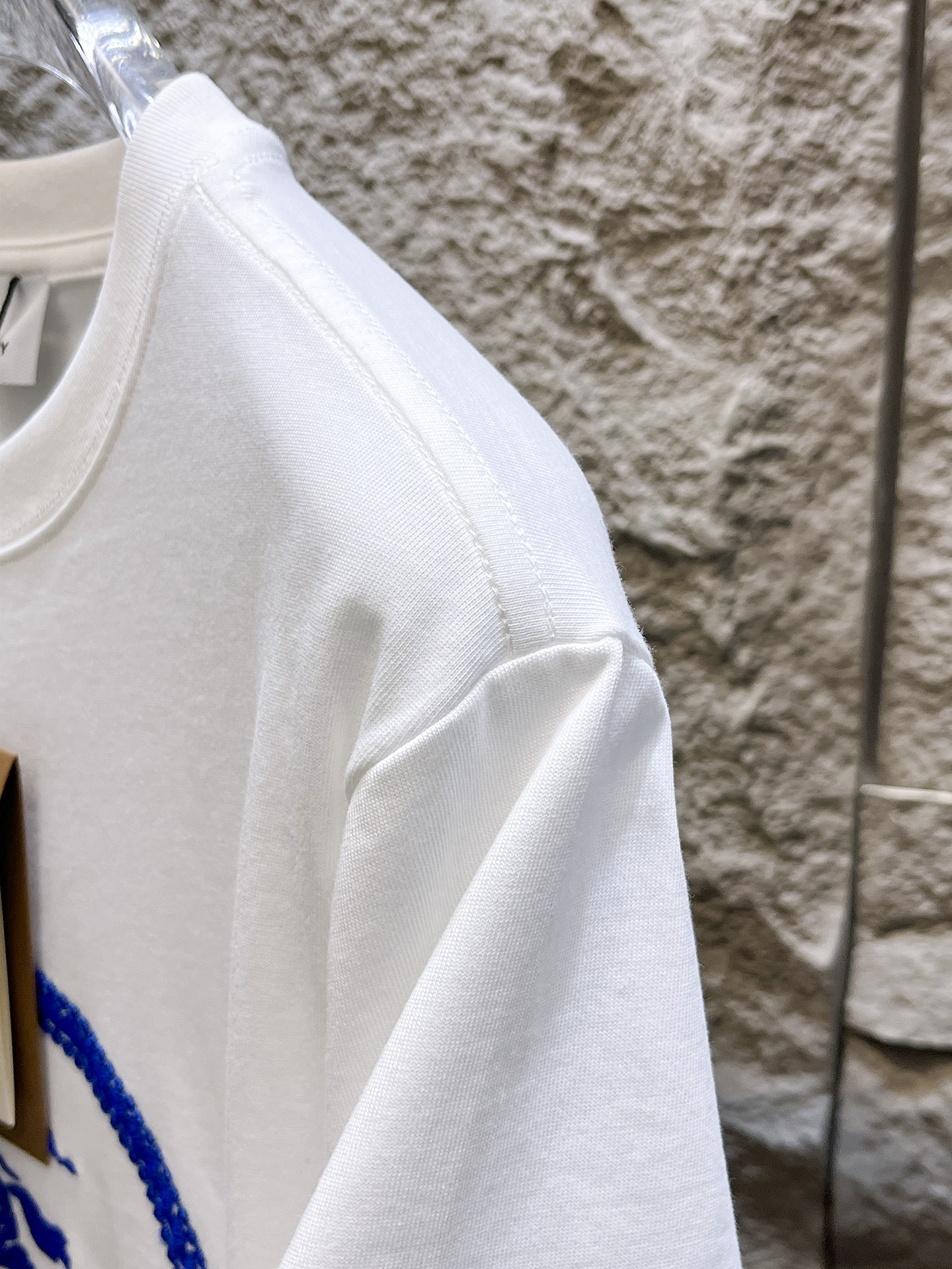 巴宝莉Burberry26春夏新品专柜首发最新款短袖圆领T恤 高端订制 设计前卫时尚！品牌logo重工艺