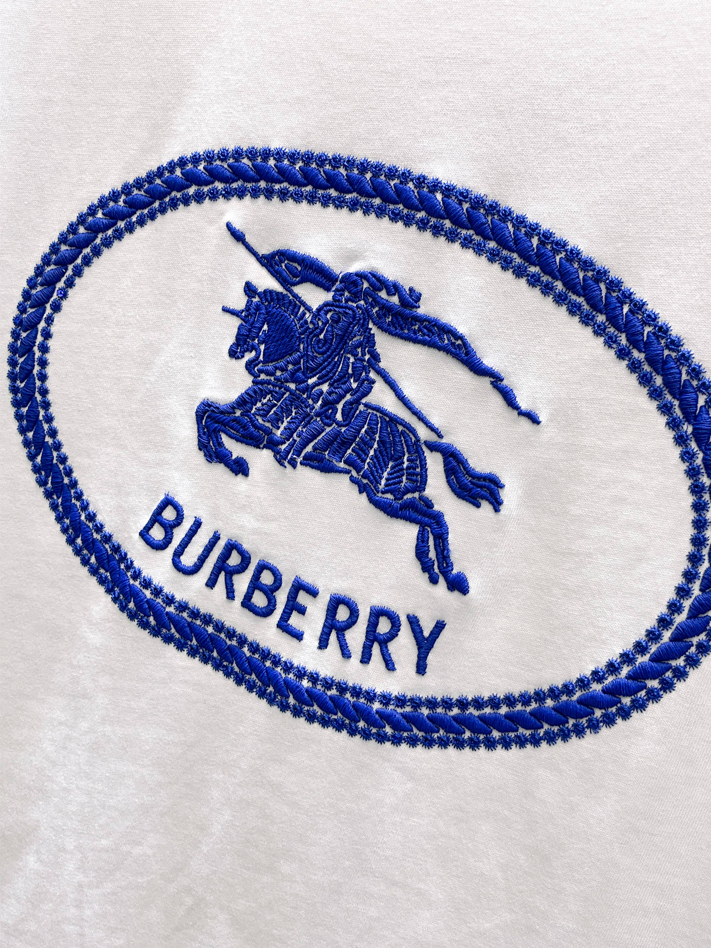 巴宝莉Burberry26春夏新品专柜首发最新款短袖圆领T恤 高端订制 设计前卫时尚！品牌logo重工艺
