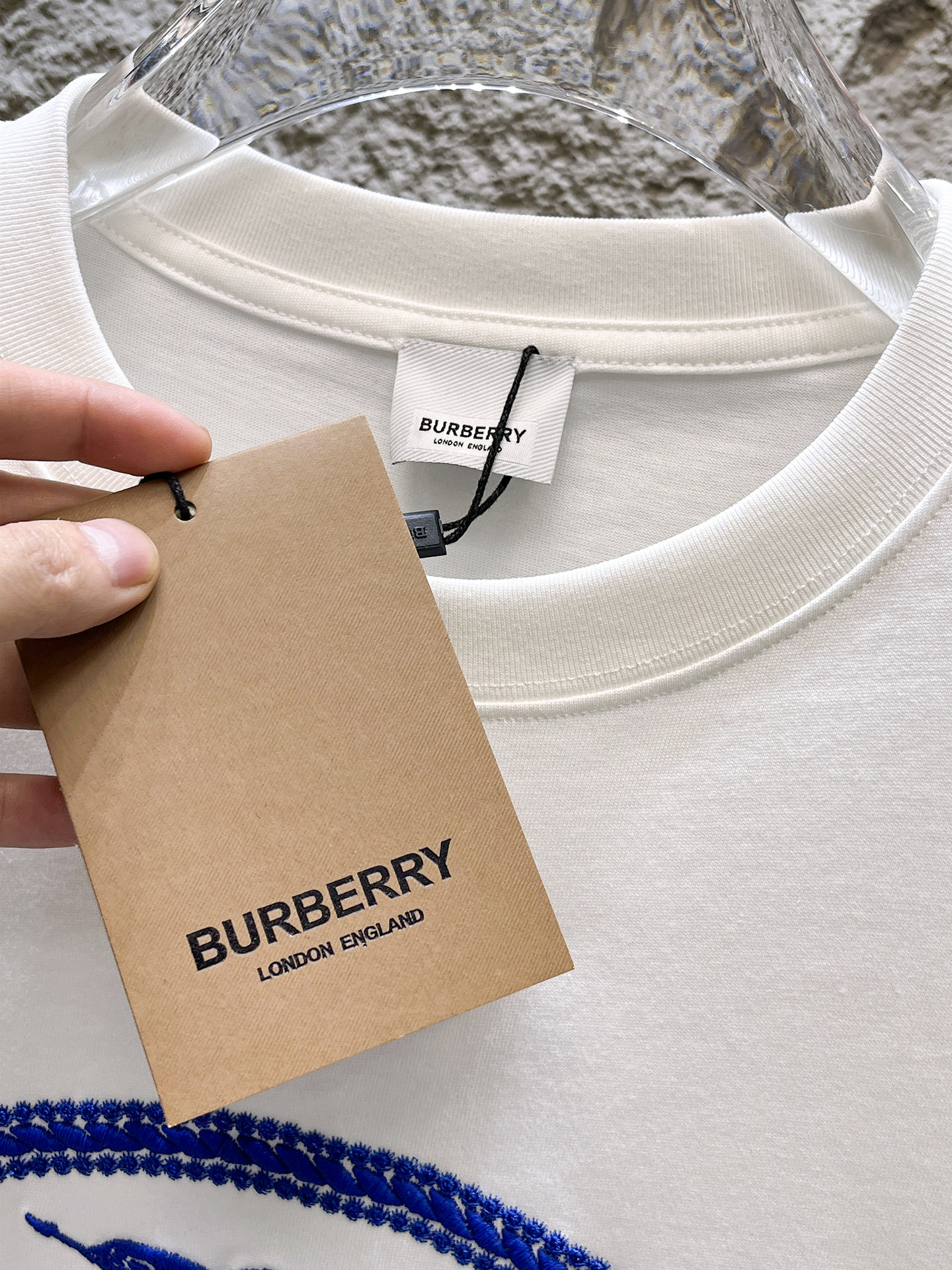巴宝莉Burberry26春夏新品专柜首发最新款短袖圆领T恤 高端订制 设计前卫时尚！品牌logo重工艺