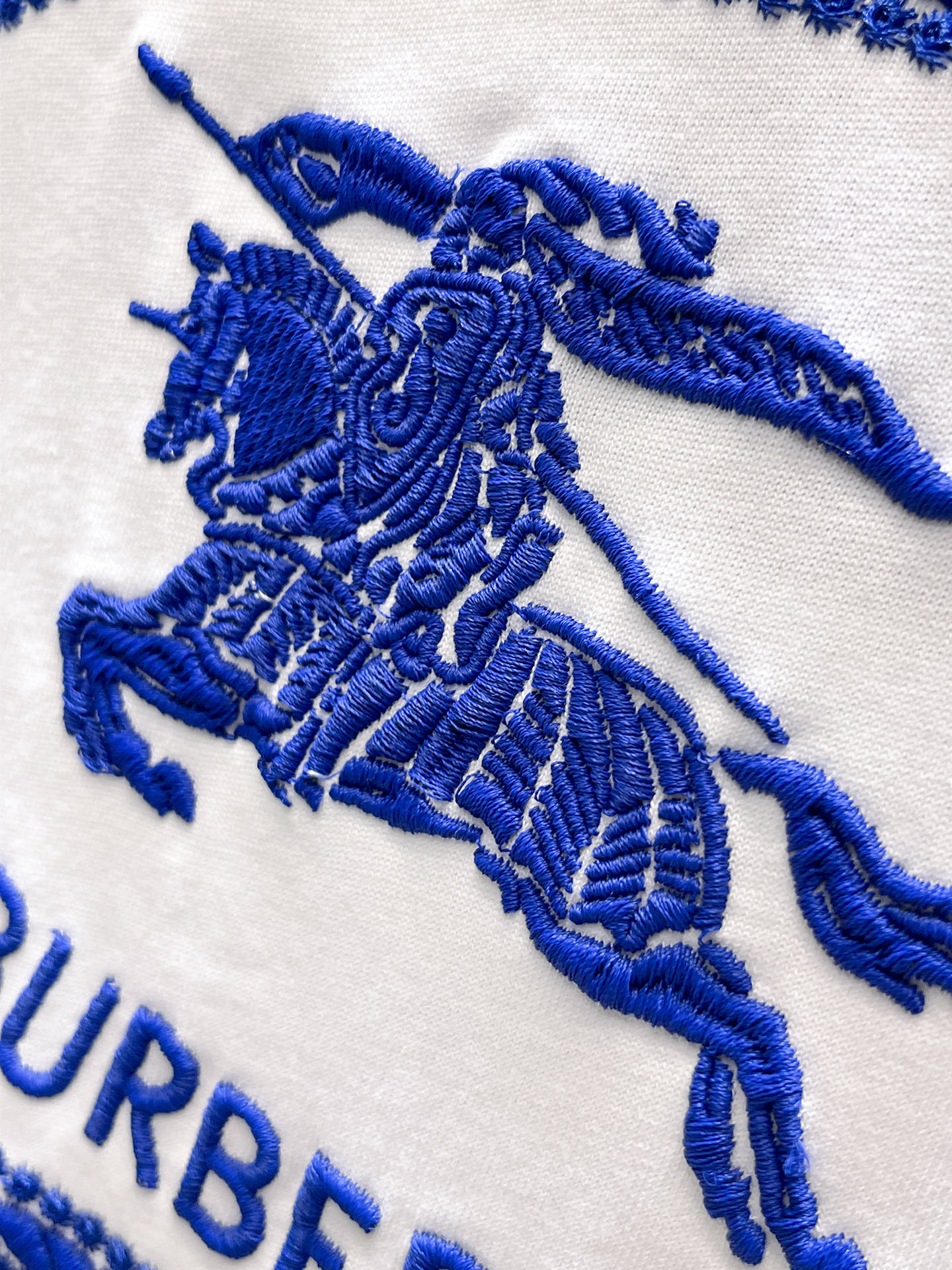 巴宝莉Burberry26春夏新品专柜首发最新款短袖圆领T恤 高端订制 设计前卫时尚！品牌logo重工艺