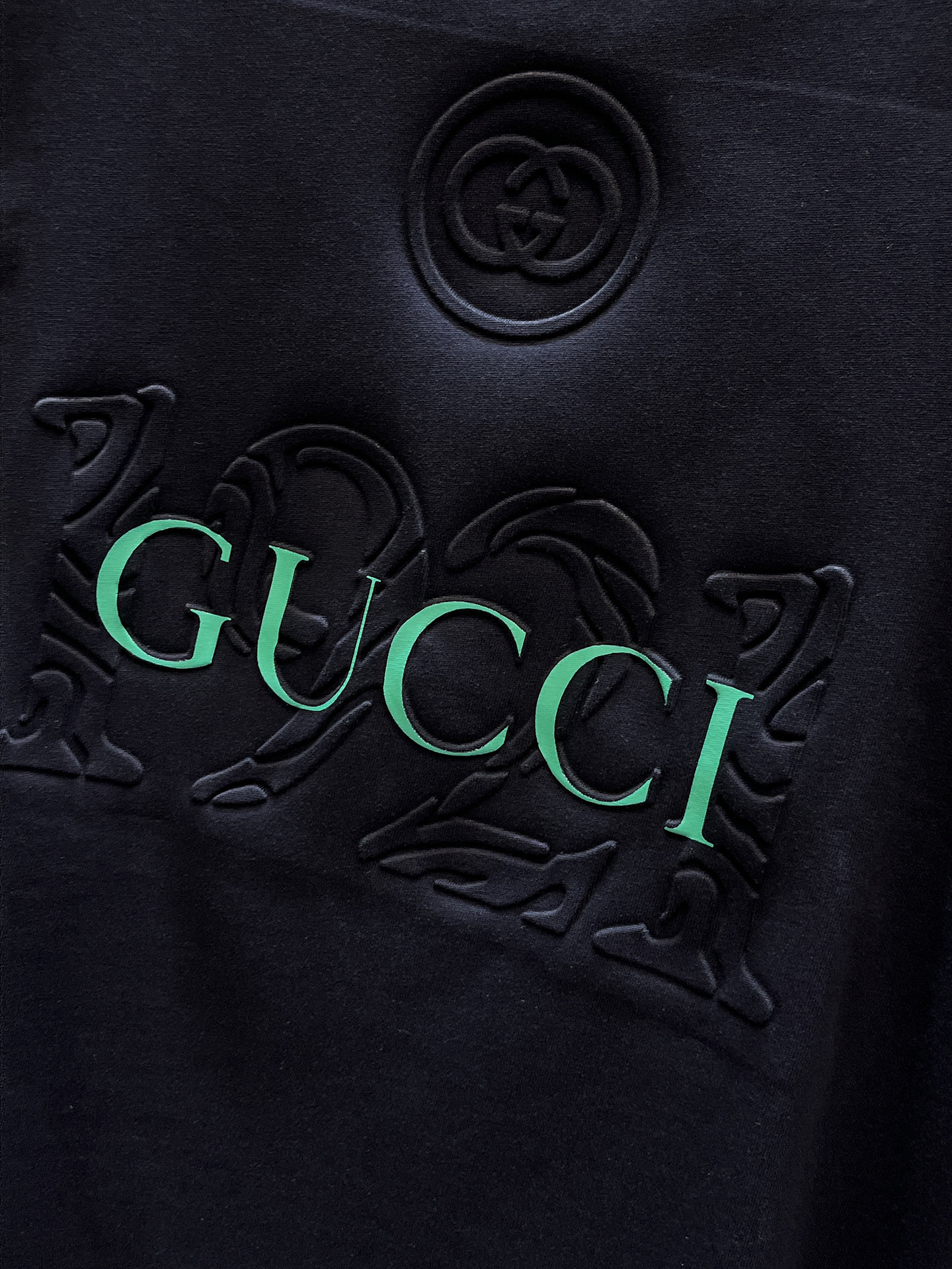 古驰Gucci26春夏新品专柜首发最新款短袖圆领T恤 高端订制 设计前卫时尚！品牌logo重工艺设计，高
