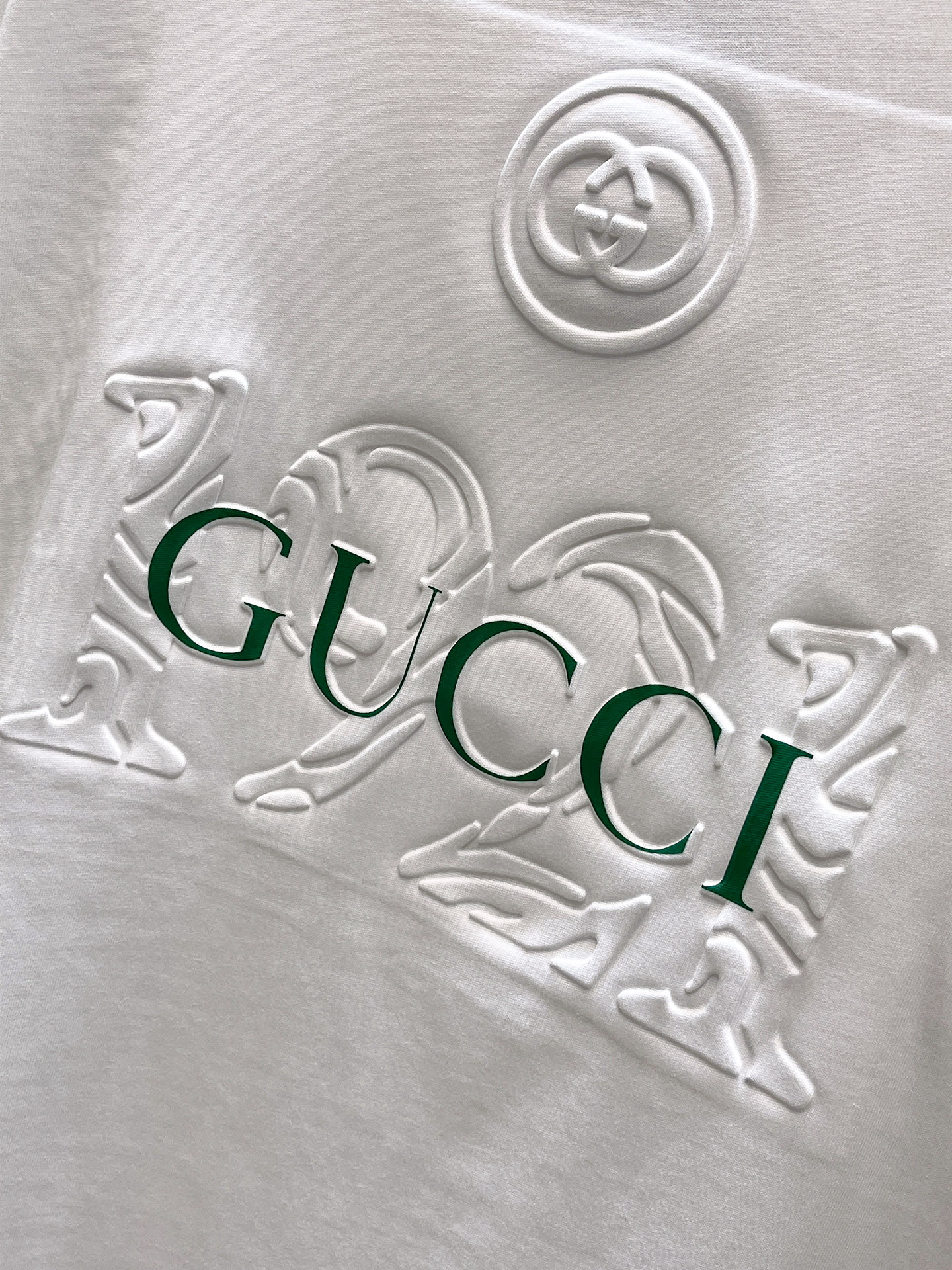 古驰Gucci26春夏新品专柜首发最新款短袖圆领T恤 高端订制 设计前卫时尚！品牌logo重工艺设计，高