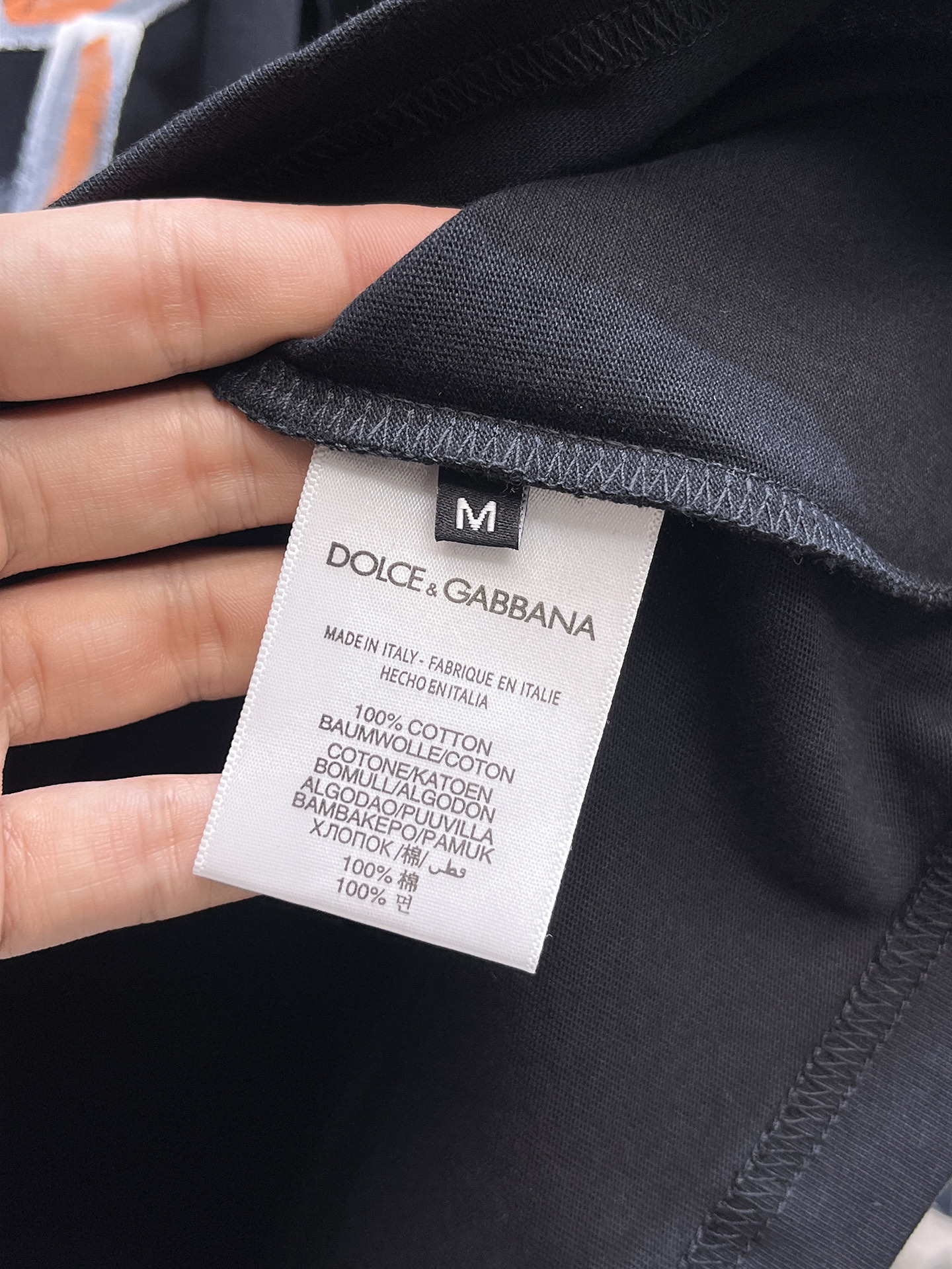 杜嘉班纳D&G26春夏新品专柜首发最新款短袖圆领T恤 高端订制 设计前卫时尚！品牌logo手绘重工艺设计