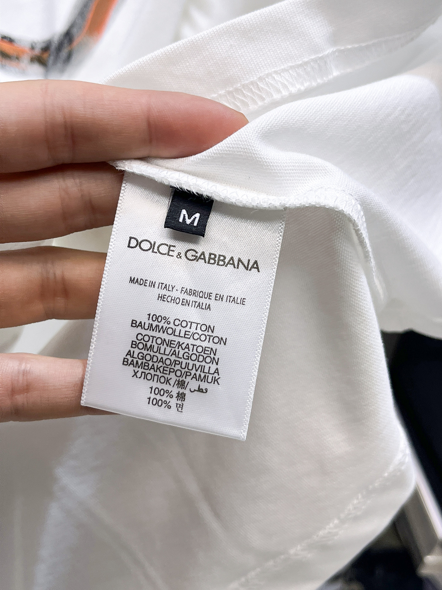 杜嘉班纳D&G26春夏新品专柜首发最新款短袖圆领T恤 高端订制 设计前卫时尚！品牌logo手绘重工艺设计