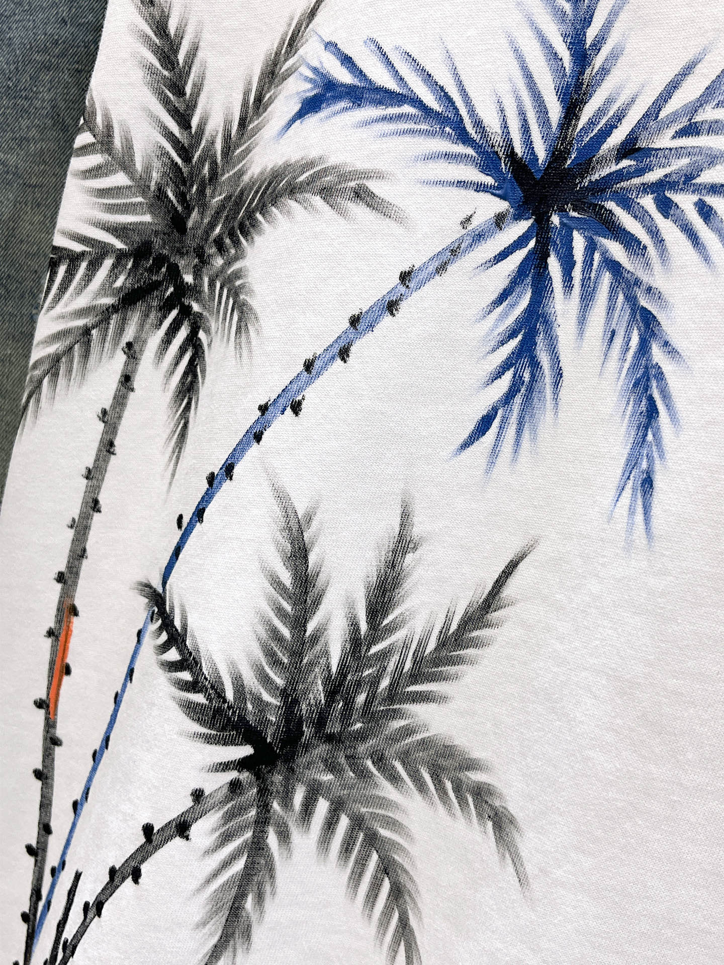 杜嘉班纳D&G26春夏新品专柜首发最新款短袖圆领T恤 高端订制 设计前卫时尚！品牌logo手绘重工艺设计