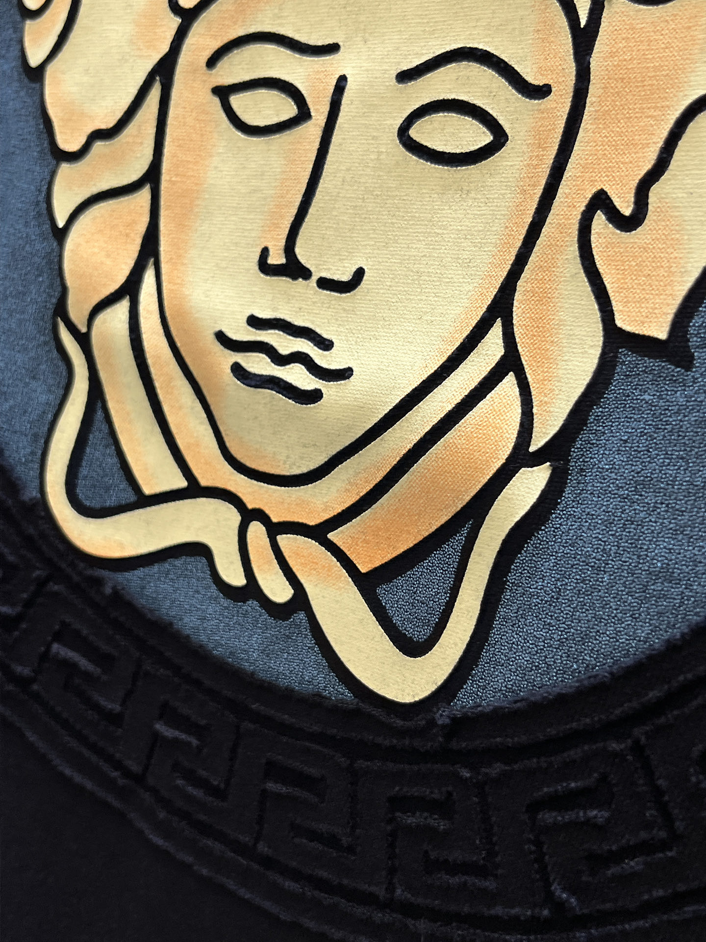 瓦萨Versace26春夏新品专柜首发最新款短袖圆领T恤 高端订制 设计前卫时尚！品牌logo重工艺设计