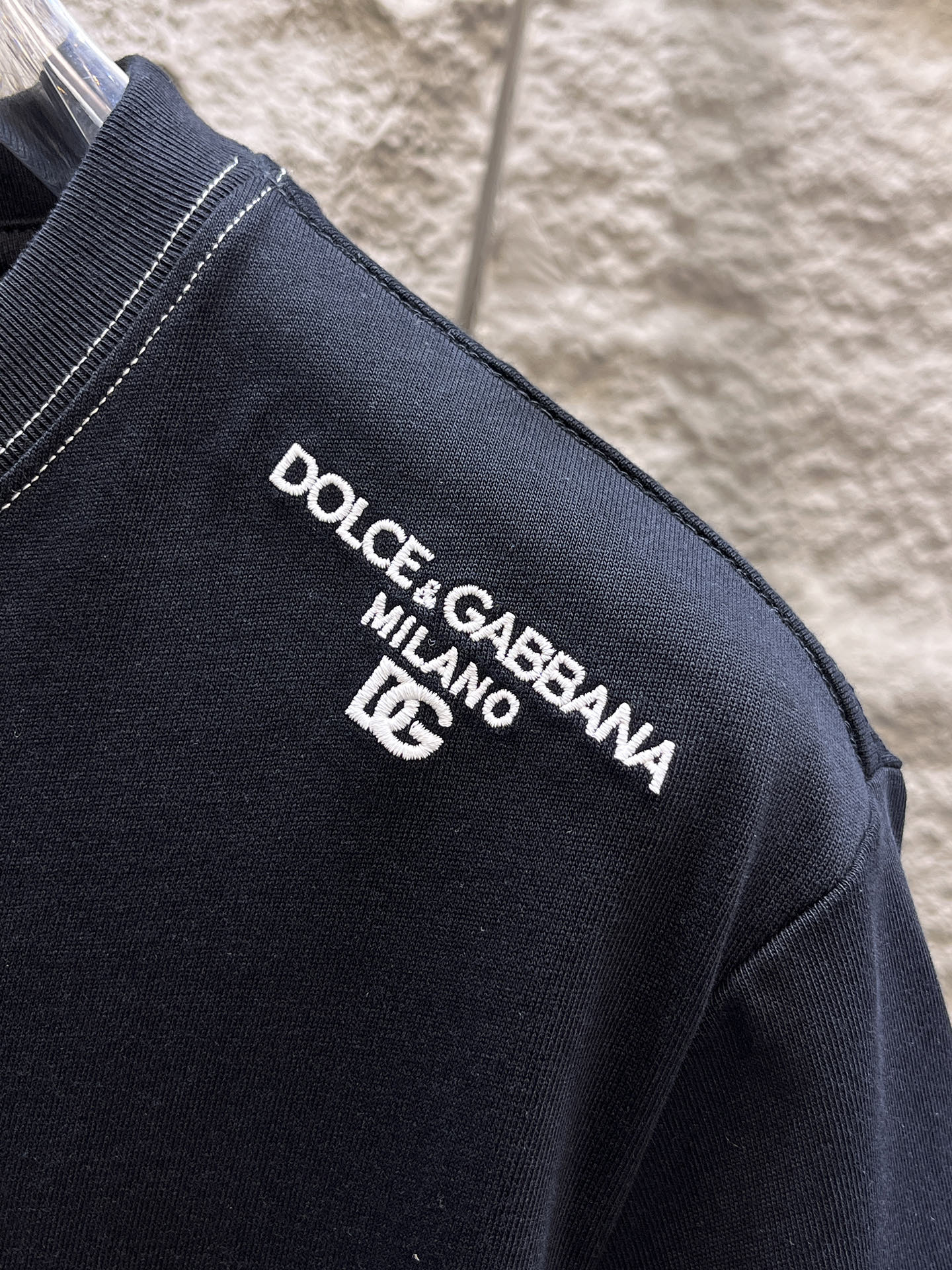 杜嘉班纳D&G26春夏新品专柜首发最新款短袖圆领T恤 高端订制 设计前卫时尚！品牌logo重工艺设计，高