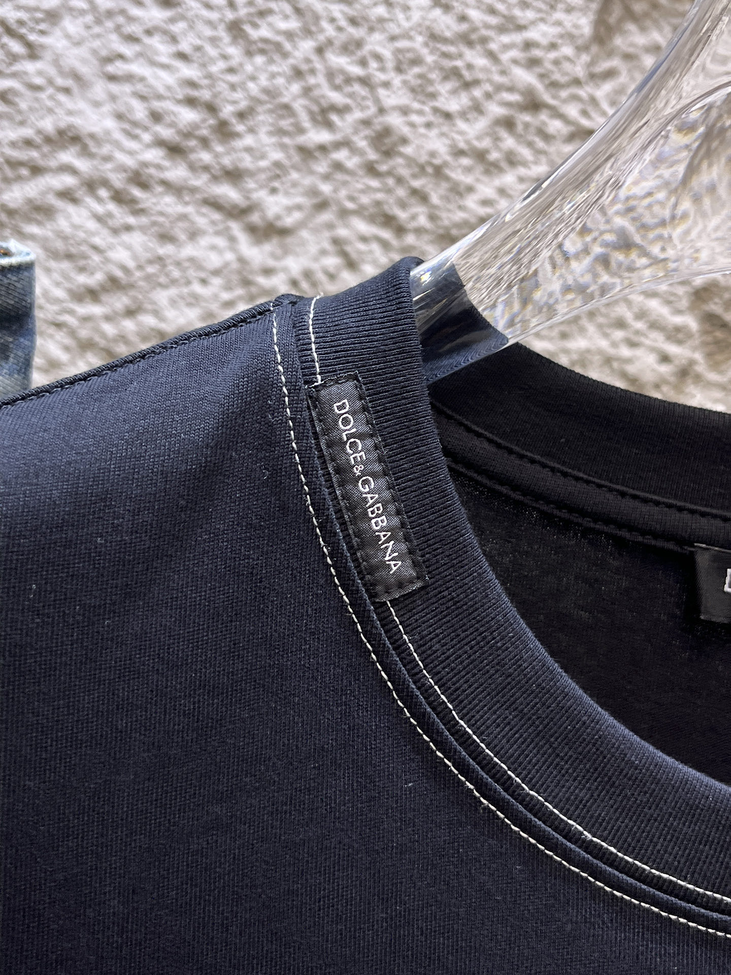 杜嘉班纳D&G26春夏新品专柜首发最新款短袖圆领T恤 高端订制 设计前卫时尚！品牌logo重工艺设计，高