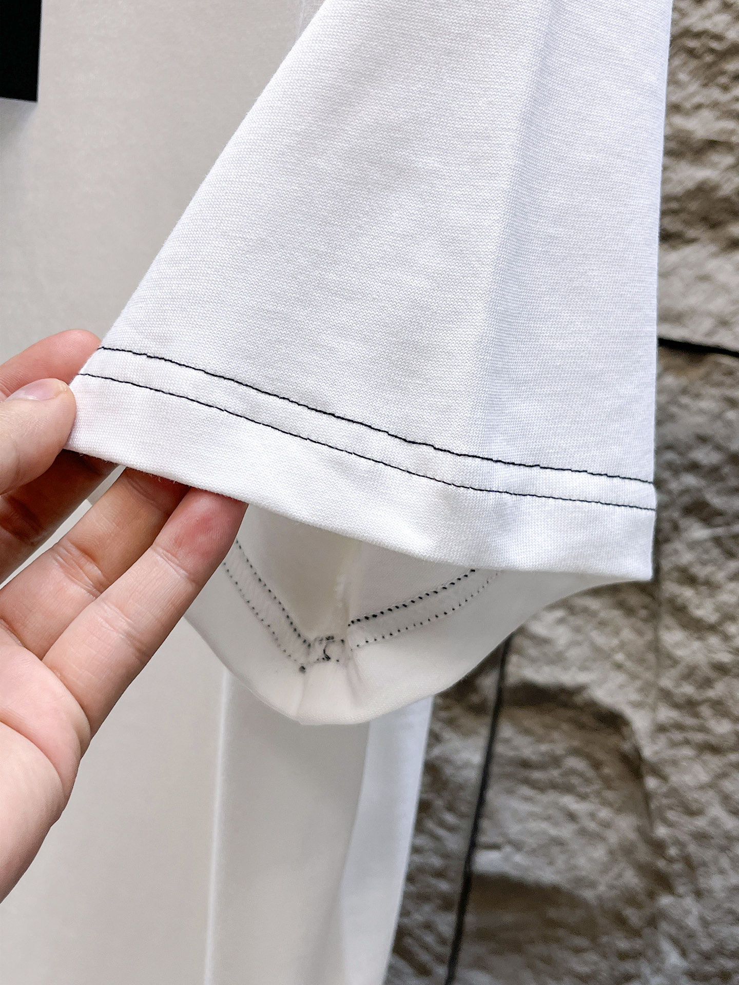 杜嘉班纳D&G26春夏新品专柜首发最新款短袖圆领T恤 高端订制 设计前卫时尚！品牌logo重工艺设计，高