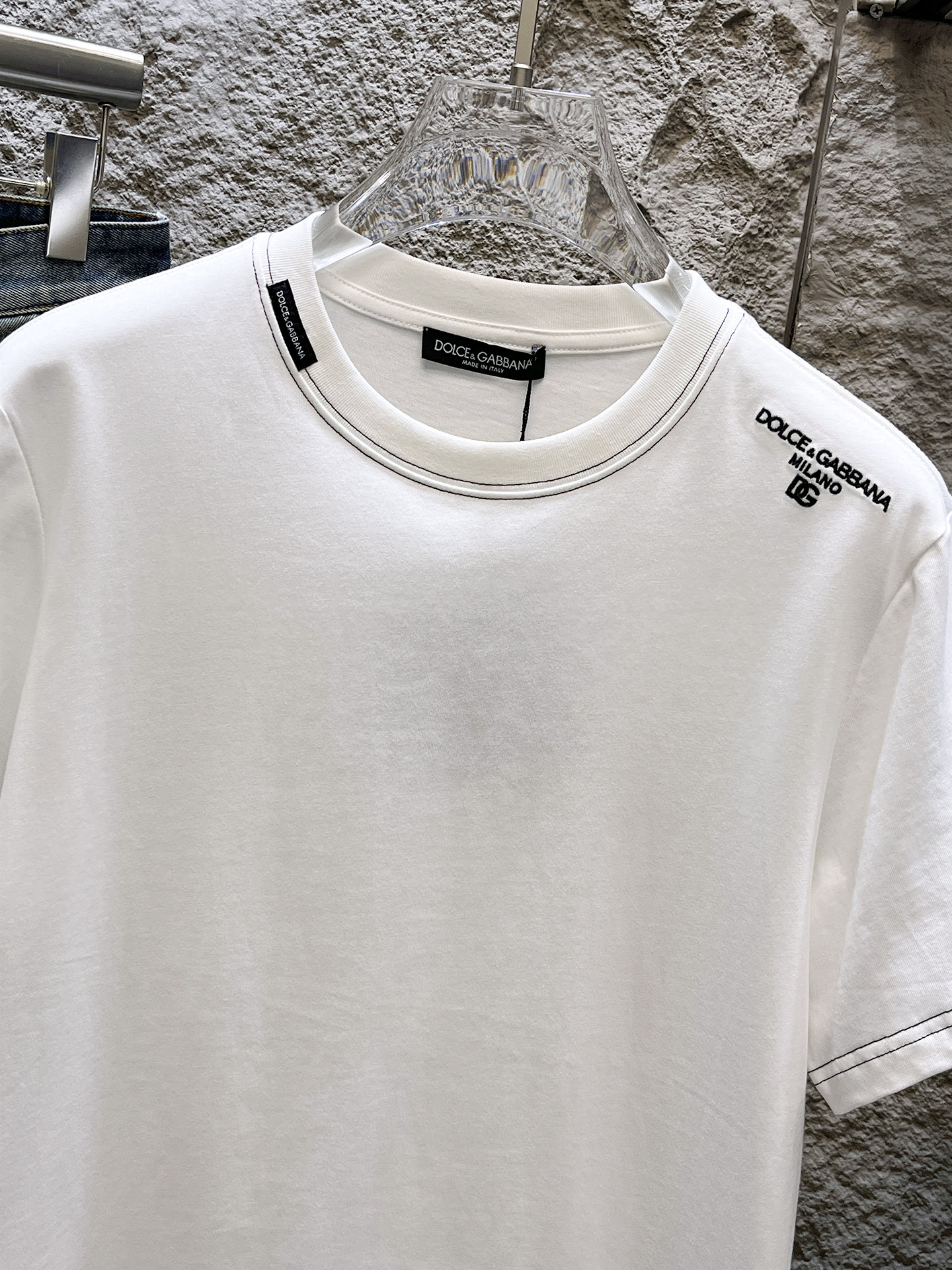 杜嘉班纳D&G26春夏新品专柜首发最新款短袖圆领T恤 高端订制 设计前卫时尚！品牌logo重工艺设计，高