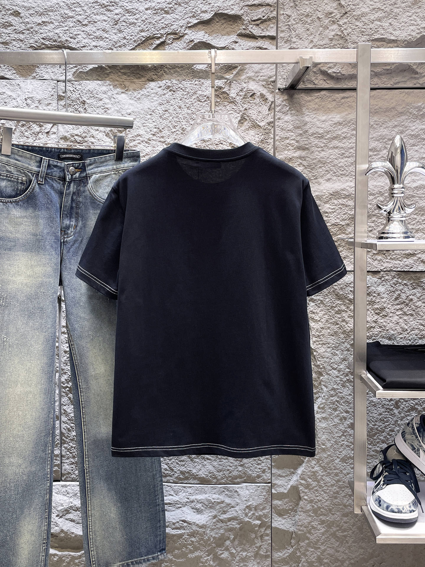 迪奥Dior26春夏新品专柜首发最新款短袖圆领T恤 高端订制 设计前卫时尚！品牌logo重工艺设计，高端