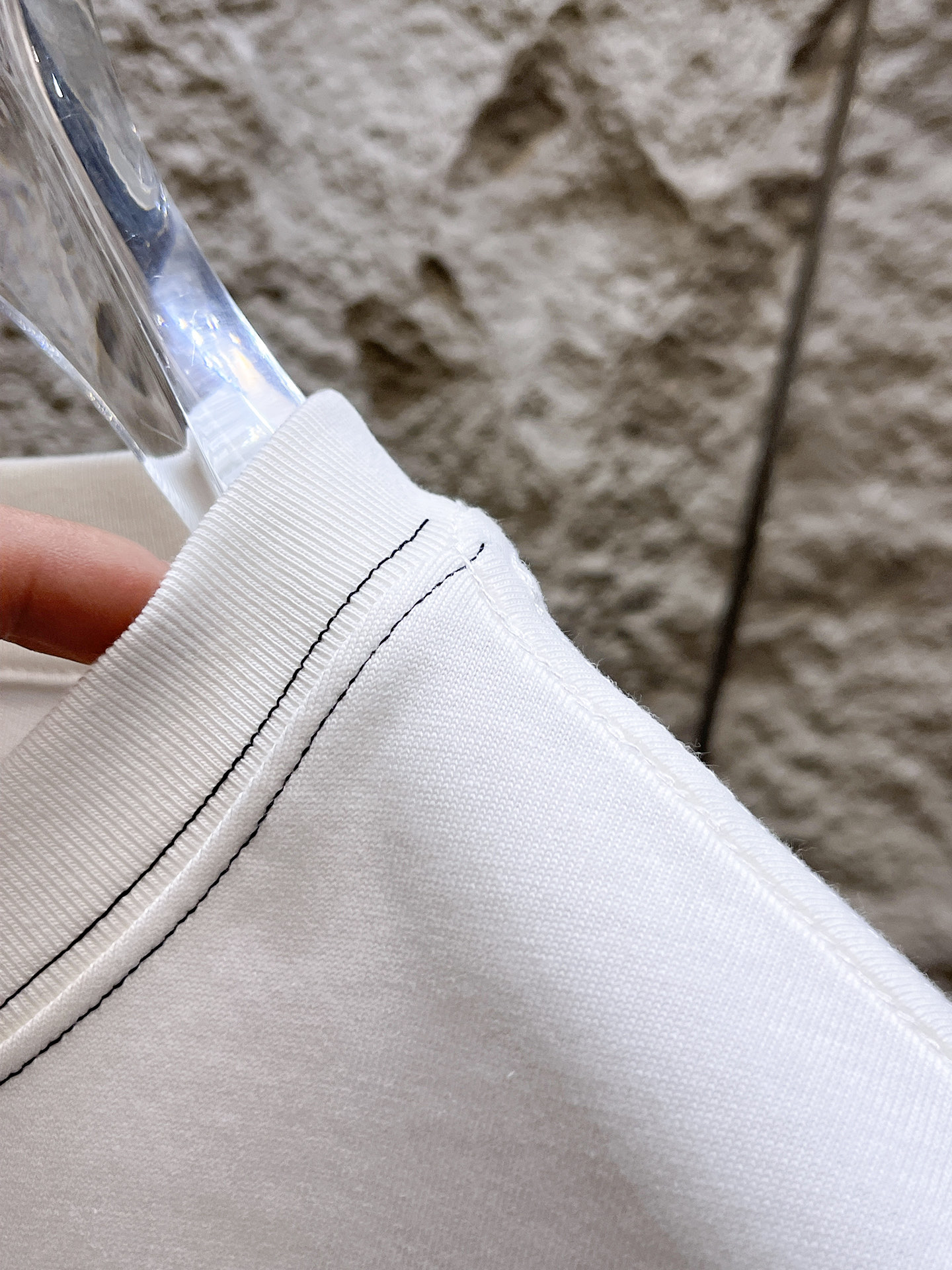 迪奥Dior26春夏新品专柜首发最新款短袖圆领T恤 高端订制 设计前卫时尚！品牌logo重工艺设计，高端