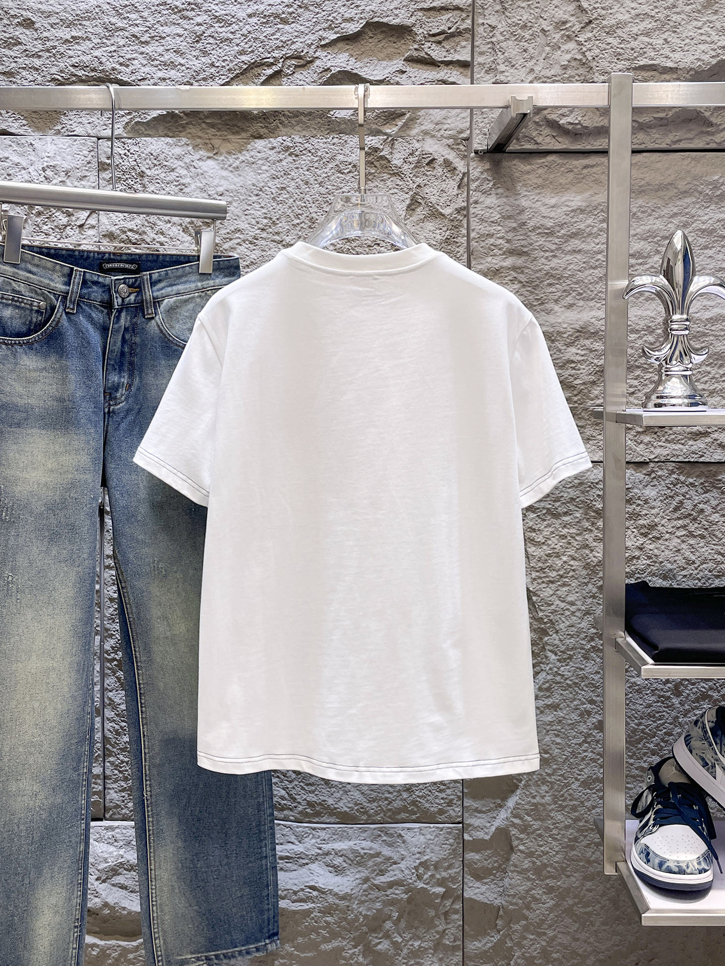 迪奥Dior26春夏新品专柜首发最新款短袖圆领T恤 高端订制 设计前卫时尚！品牌logo重工艺设计，高端