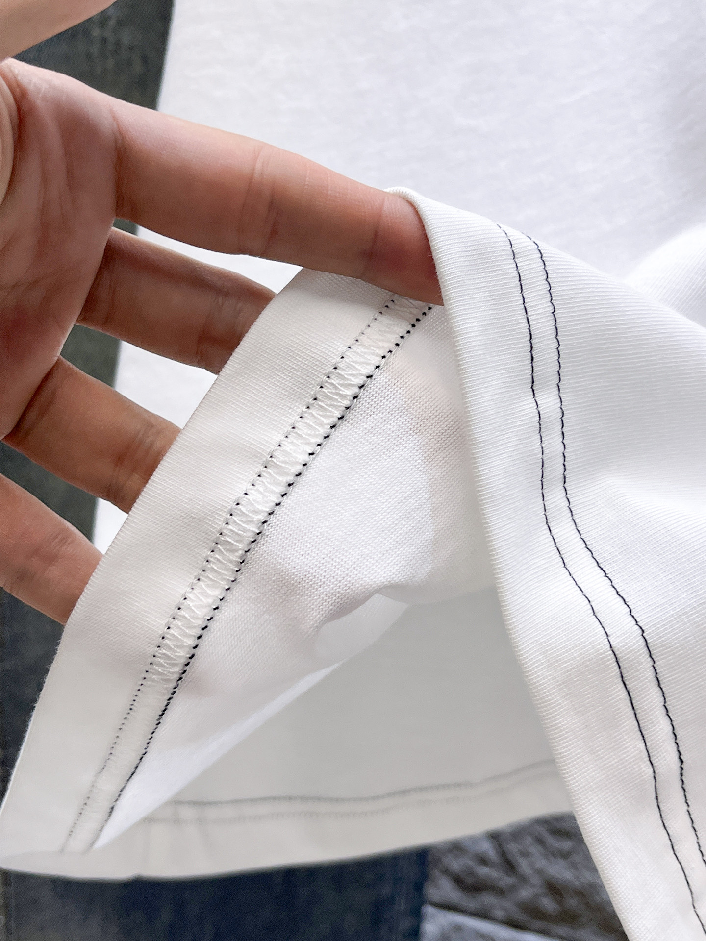 迪奥Dior26春夏新品专柜首发最新款短袖圆领T恤 高端订制 设计前卫时尚！品牌logo重工艺设计，高端