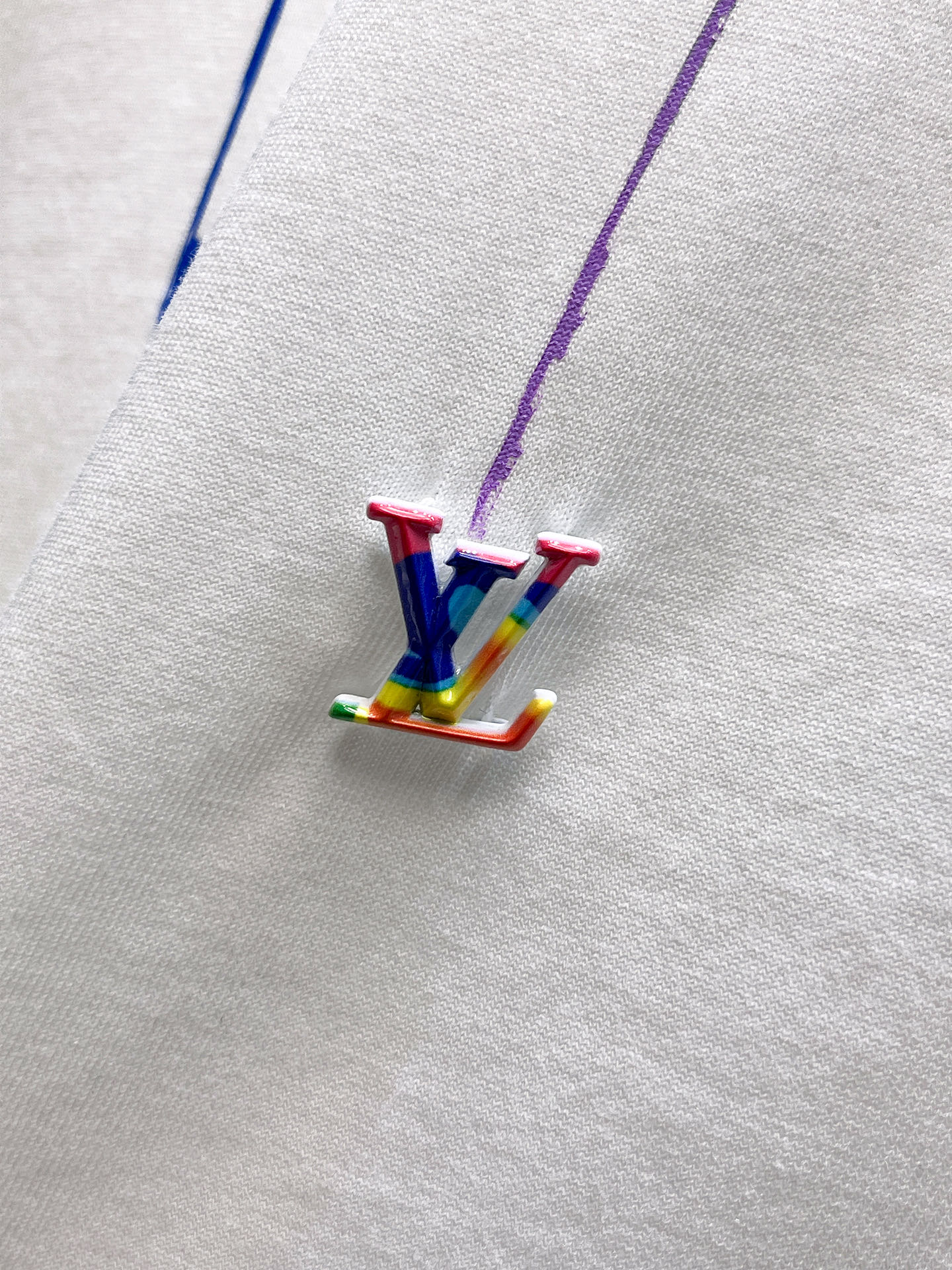 路易威登LV26春夏新品专柜首发最新款短袖圆领T恤 高端订制 设计前卫时尚！品牌logo手绘重工艺设计，