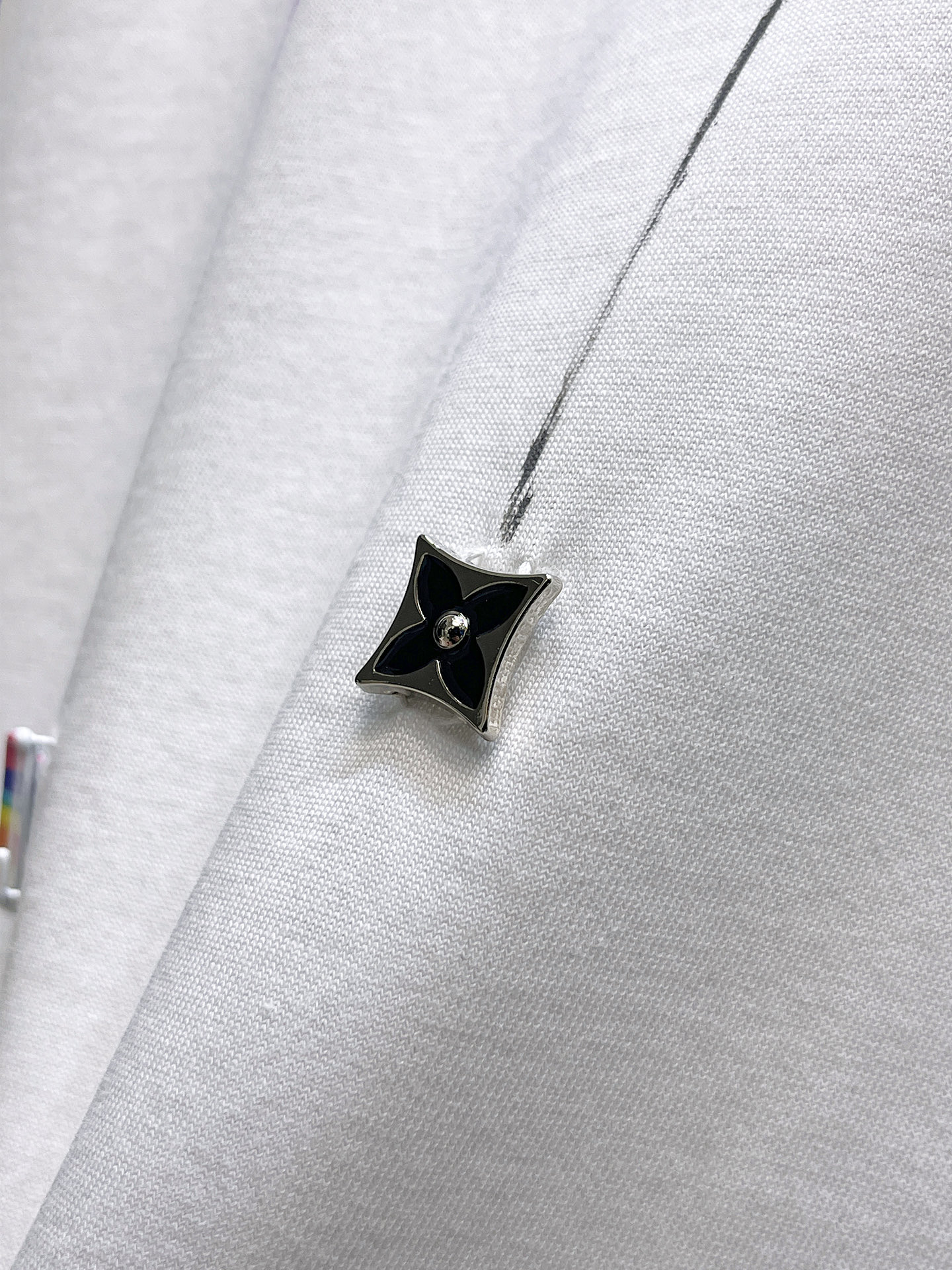 路易威登LV26春夏新品专柜首发最新款短袖圆领T恤 高端订制 设计前卫时尚！品牌logo手绘重工艺设计，