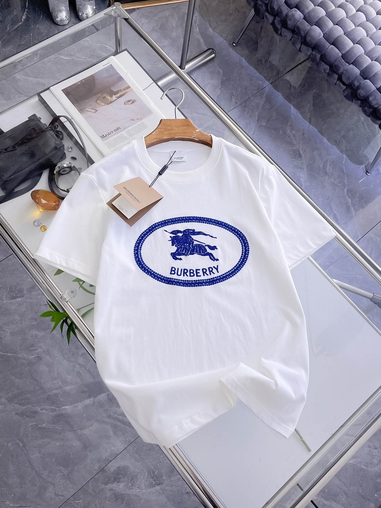 巴宝莉Burberry26春夏新品专柜首发最新款短袖圆领T恤 高端订制 设计前卫时尚！品牌logo重工艺