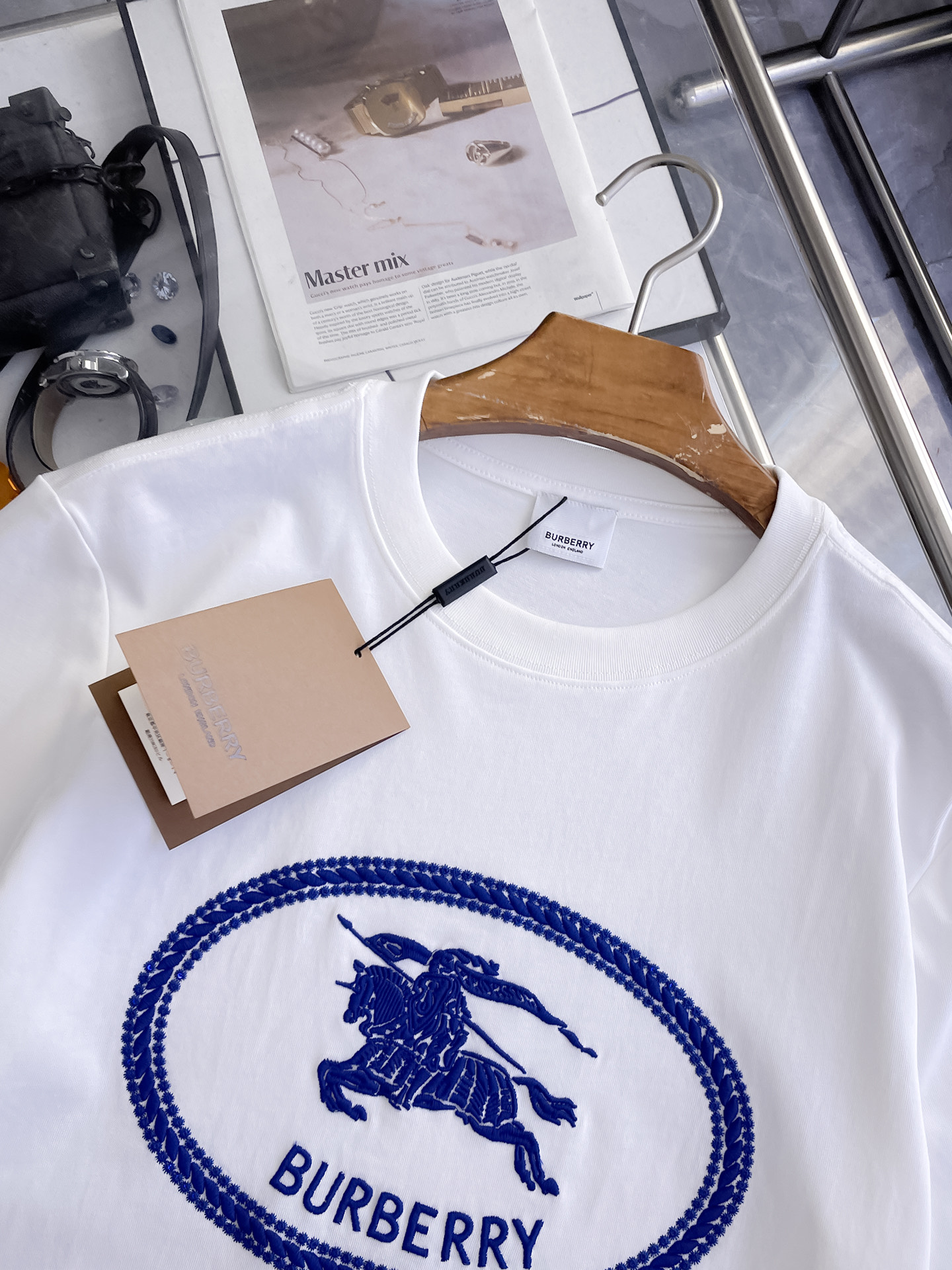 巴宝莉Burberry26春夏新品专柜首发最新款短袖圆领T恤 高端订制 设计前卫时尚！品牌logo重工艺