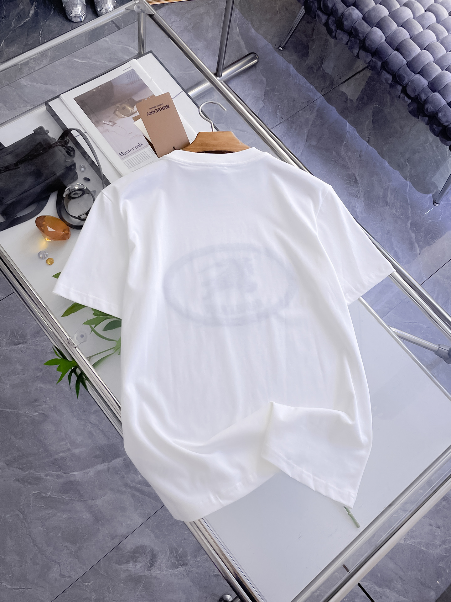 巴宝莉Burberry26春夏新品专柜首发最新款短袖圆领T恤 高端订制 设计前卫时尚！品牌logo重工艺