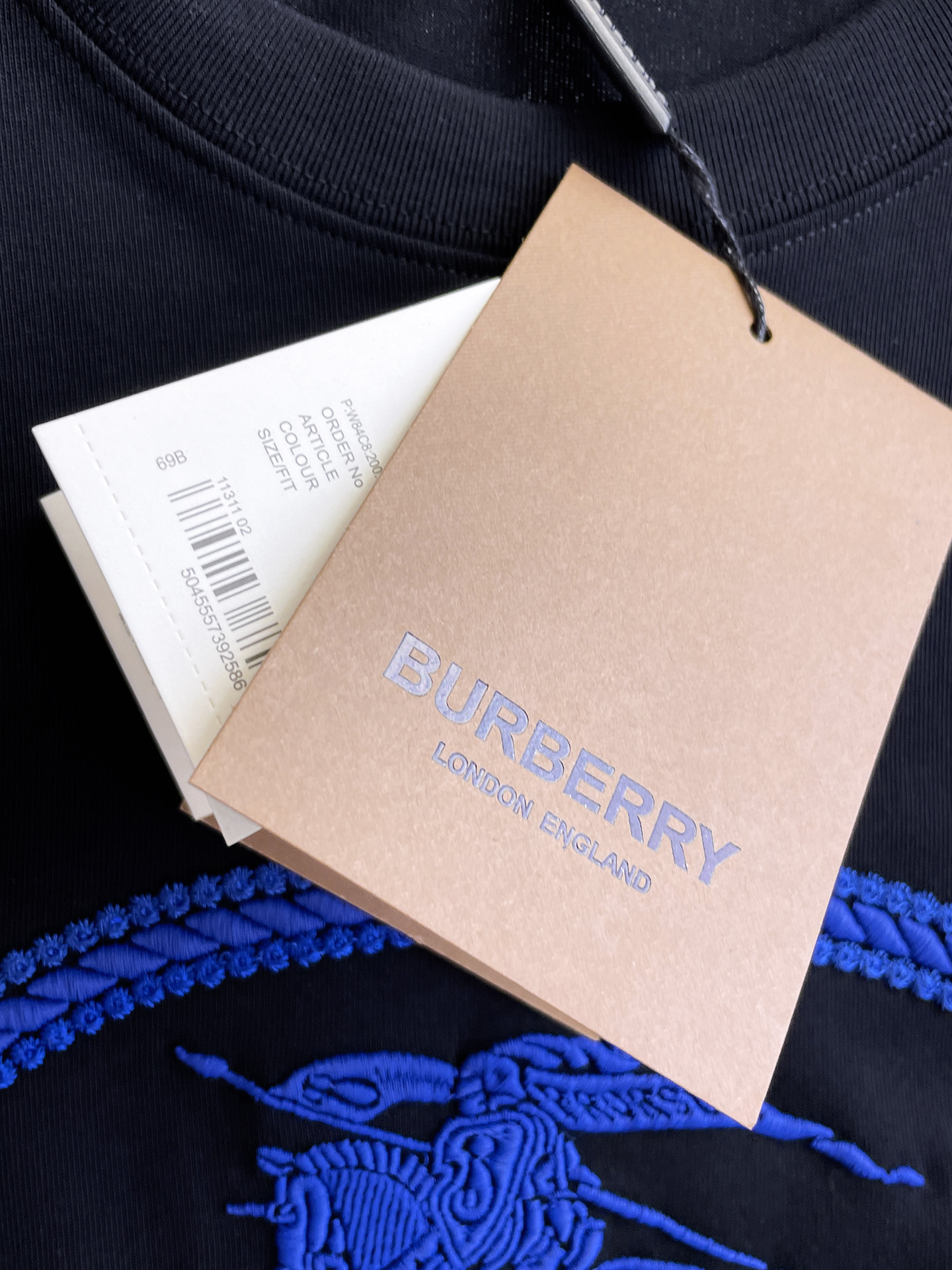 巴宝莉Burberry26春夏新品专柜首发最新款短袖圆领T恤 高端订制 设计前卫时尚！品牌logo重工艺